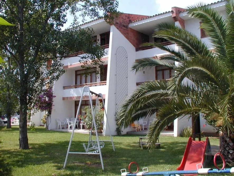 Property building in Apartamentos Leo