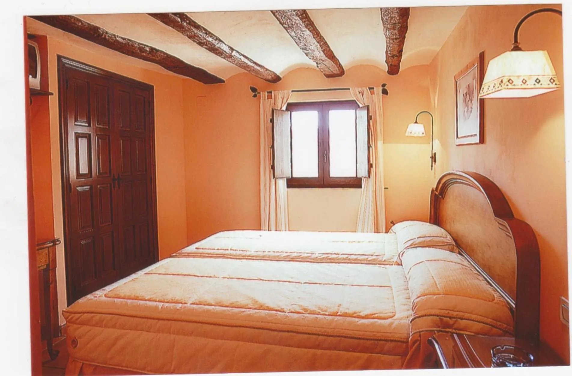 Photo of the whole room, Bed in Parada del Carmen