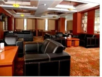 Communal lounge/ TV room in Abadi Suite Hotel & Tower