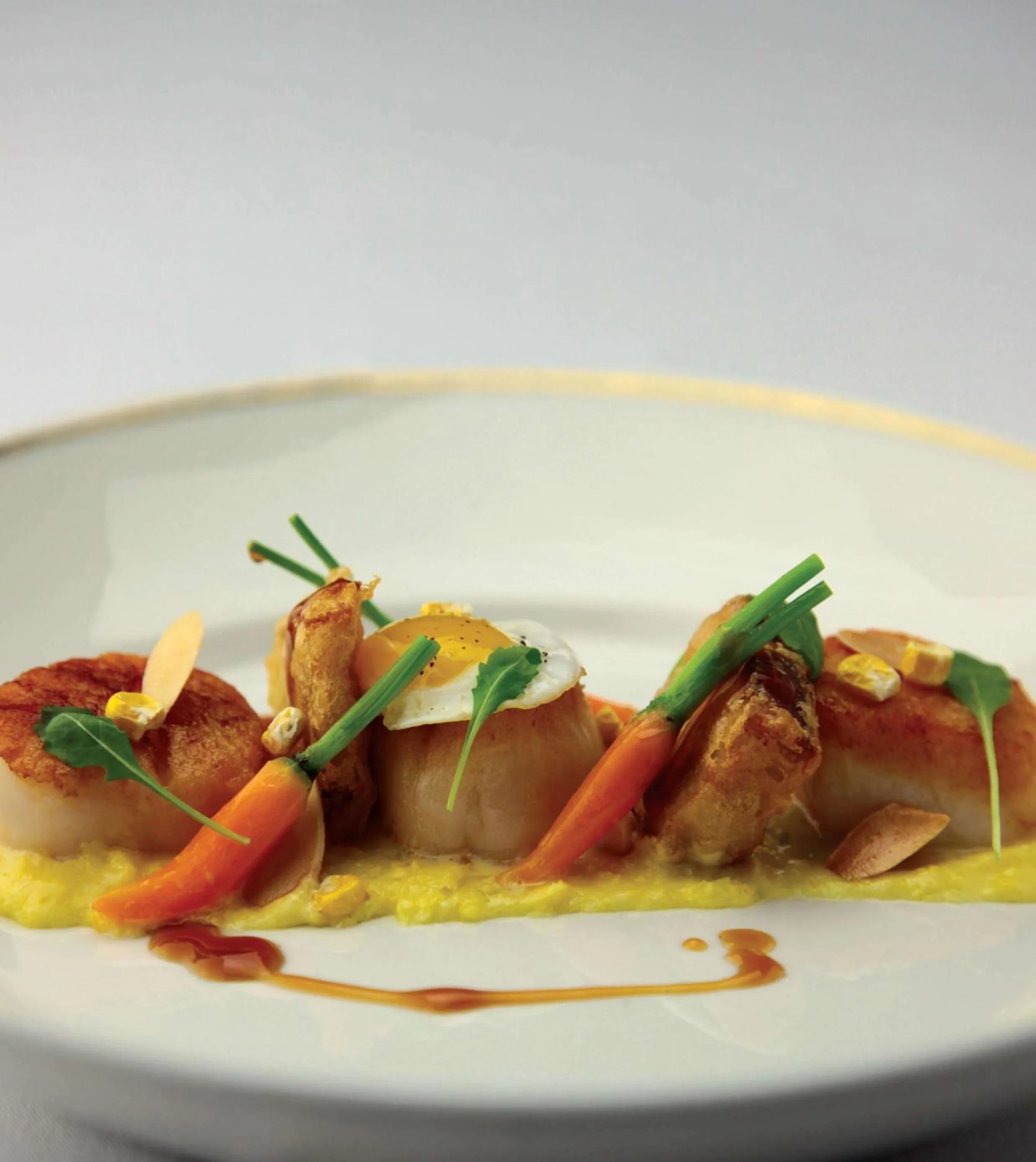 Restaurant/places to eat in Hilton Cincinnati Netherland Plaza