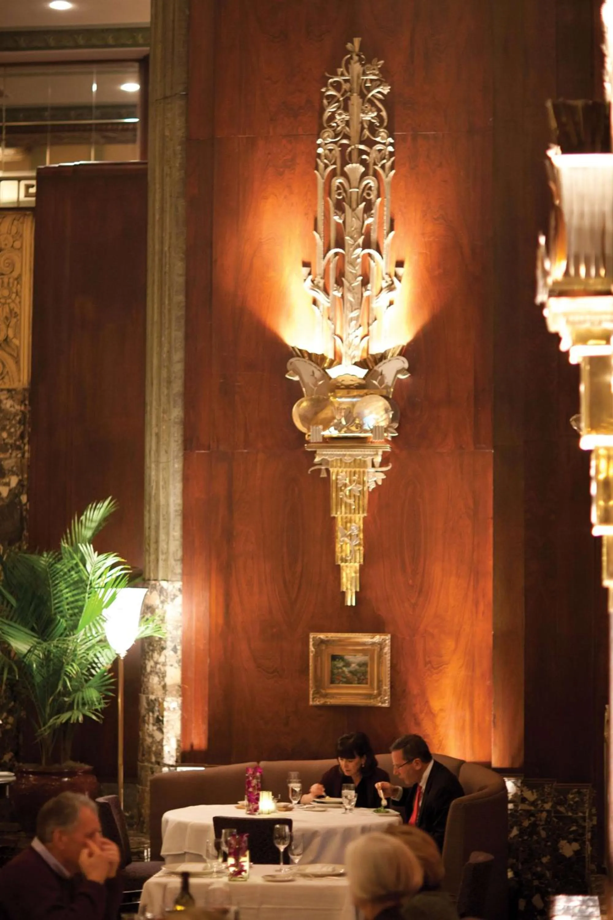 Restaurant/places to eat in Hilton Cincinnati Netherland Plaza