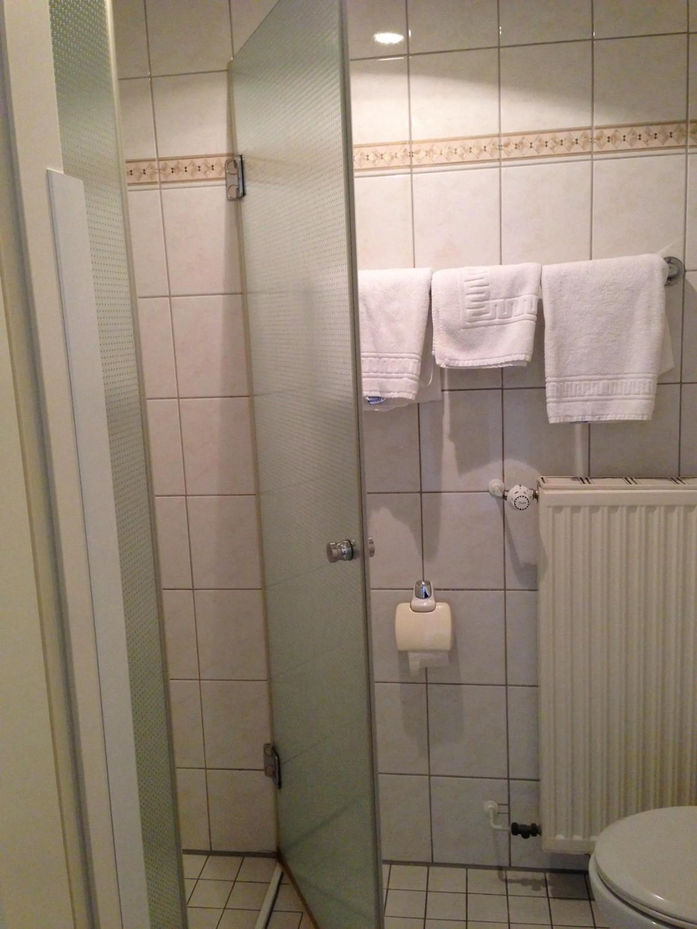 Bathroom in Parkhotel Kevelaer