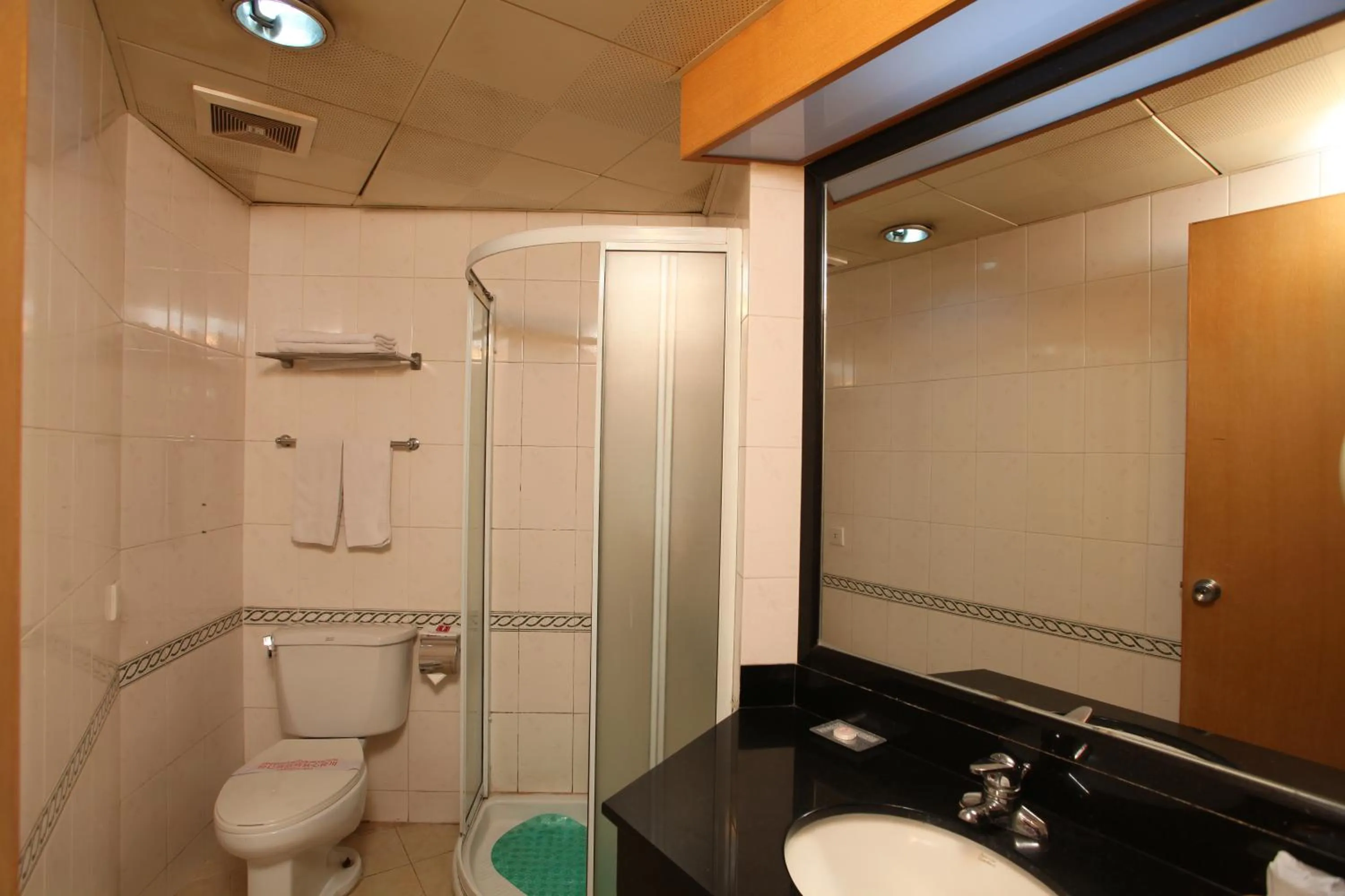 Bathroom in Xin Hua Hotel Guangzhou