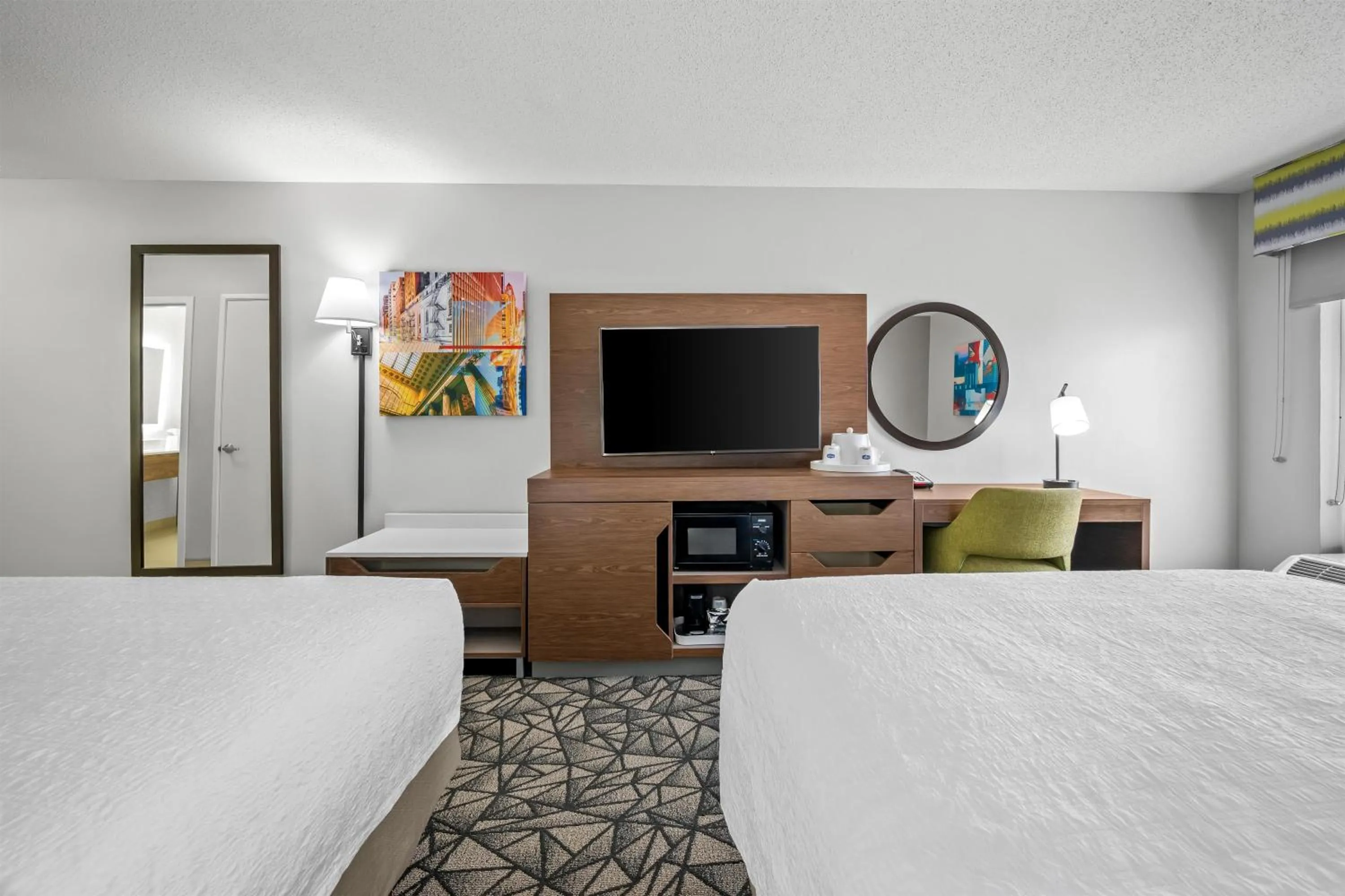 Bed in Hampton Inn Bloomington West