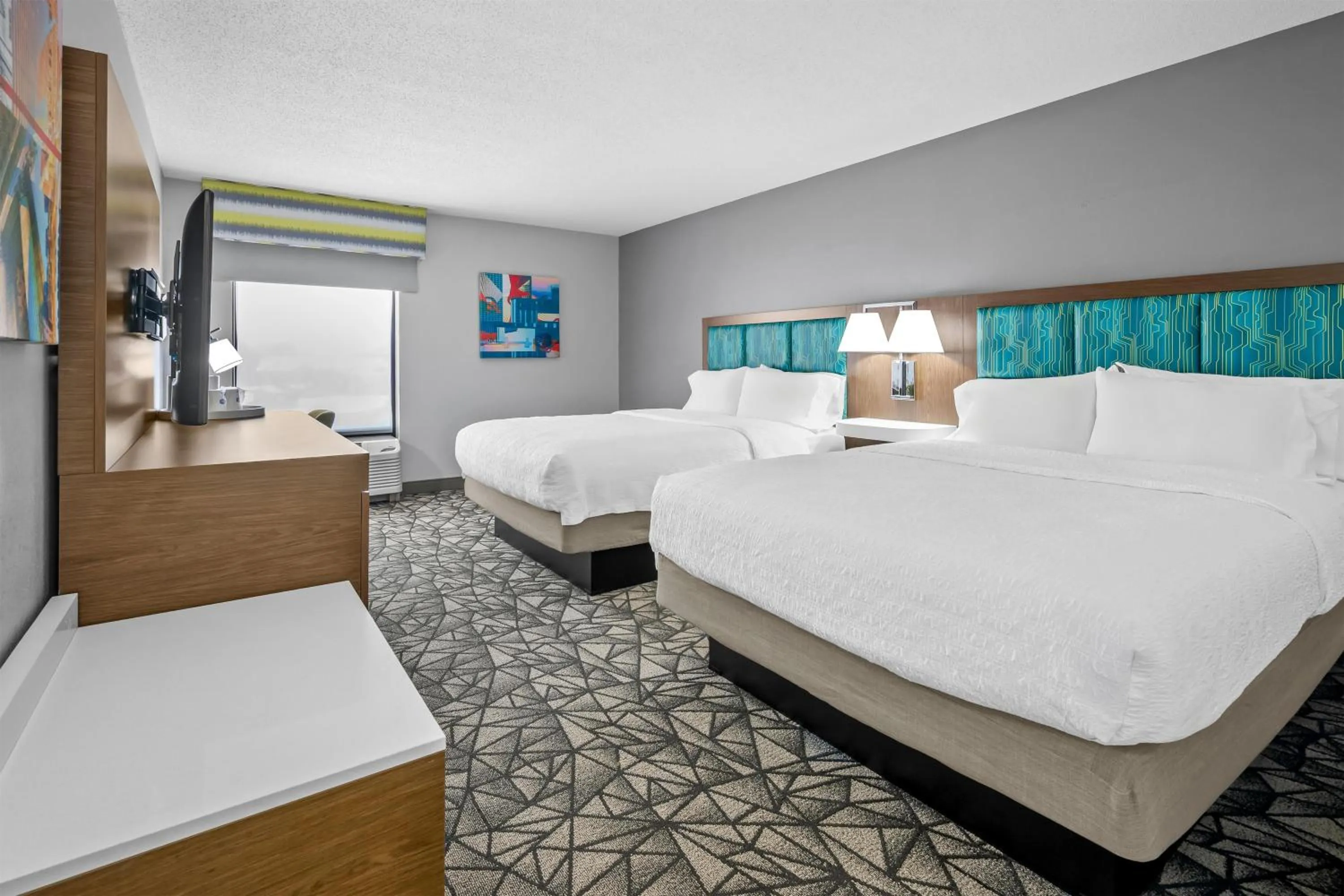 Bed in Hampton Inn Bloomington West