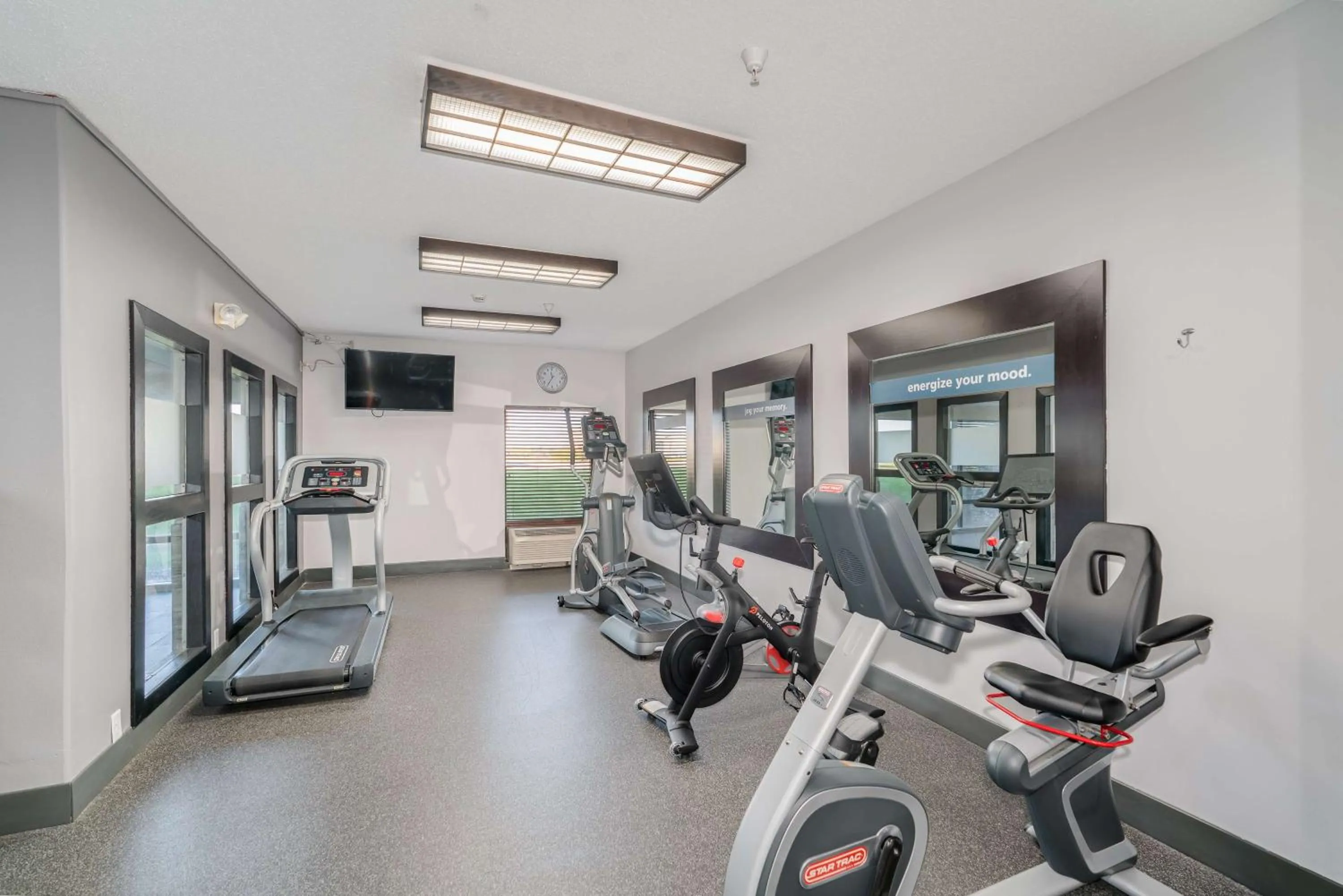 Fitness centre/facilities in Hampton Inn Bloomington West