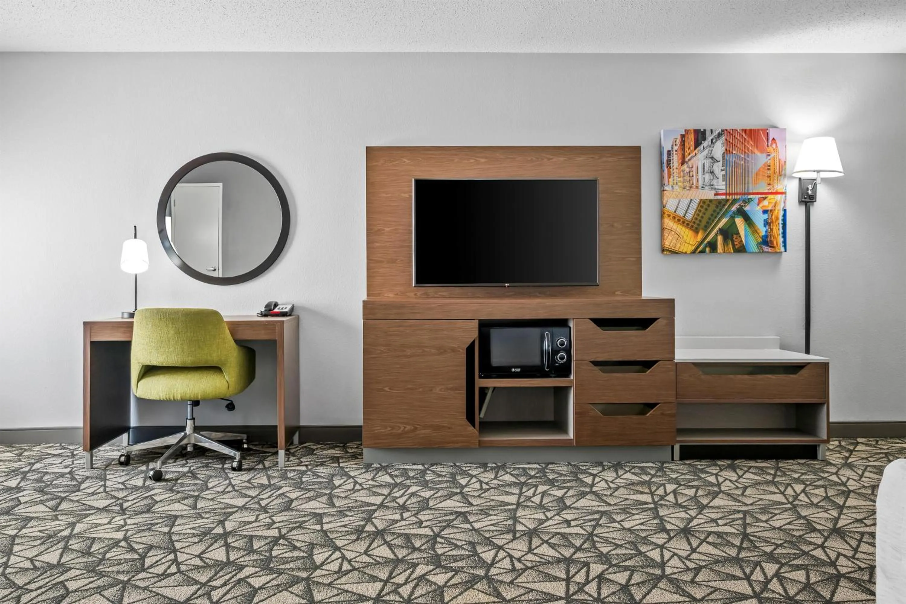 Bedroom in Hampton Inn Bloomington West