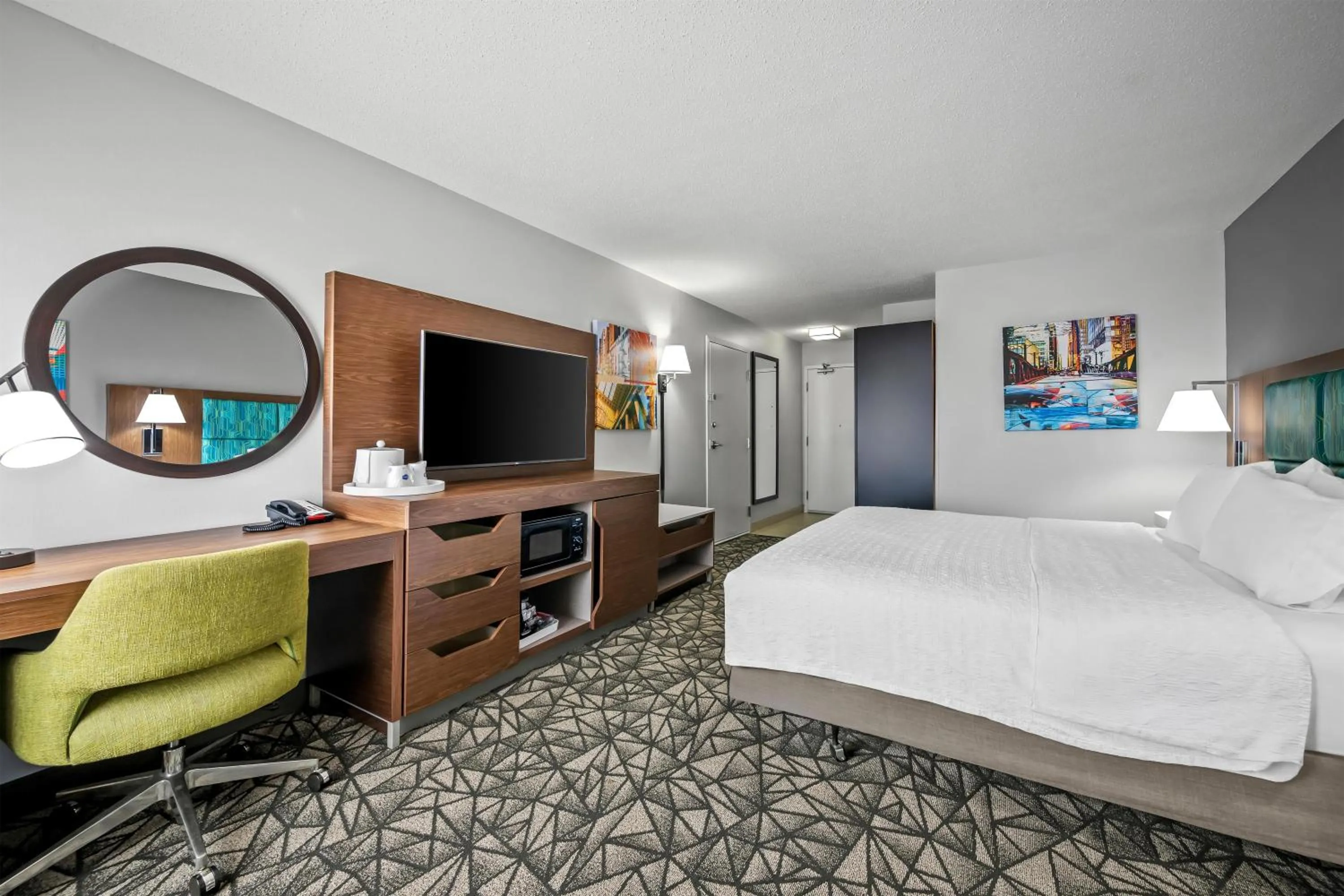 Bed in Hampton Inn Bloomington West