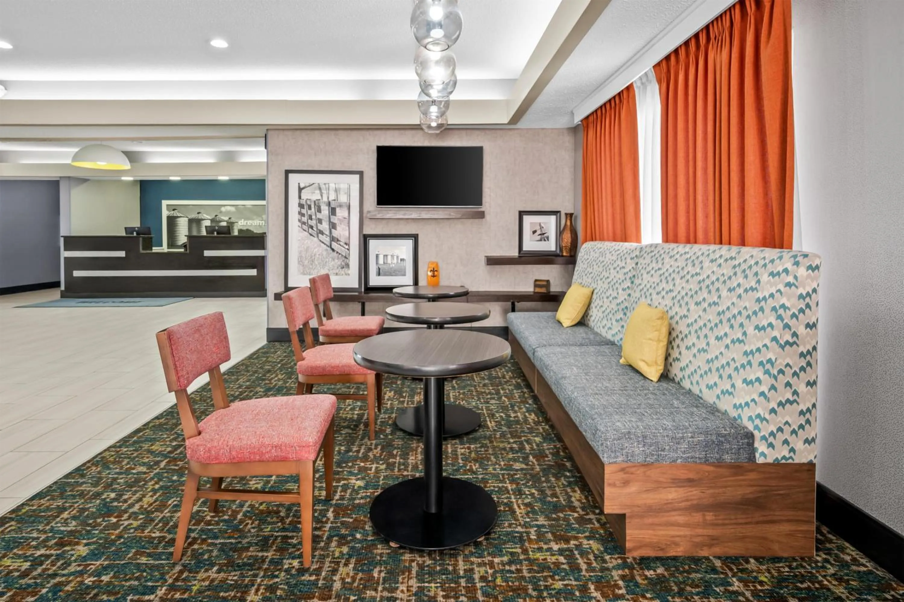 Lobby or reception in Hampton Inn Bloomington West