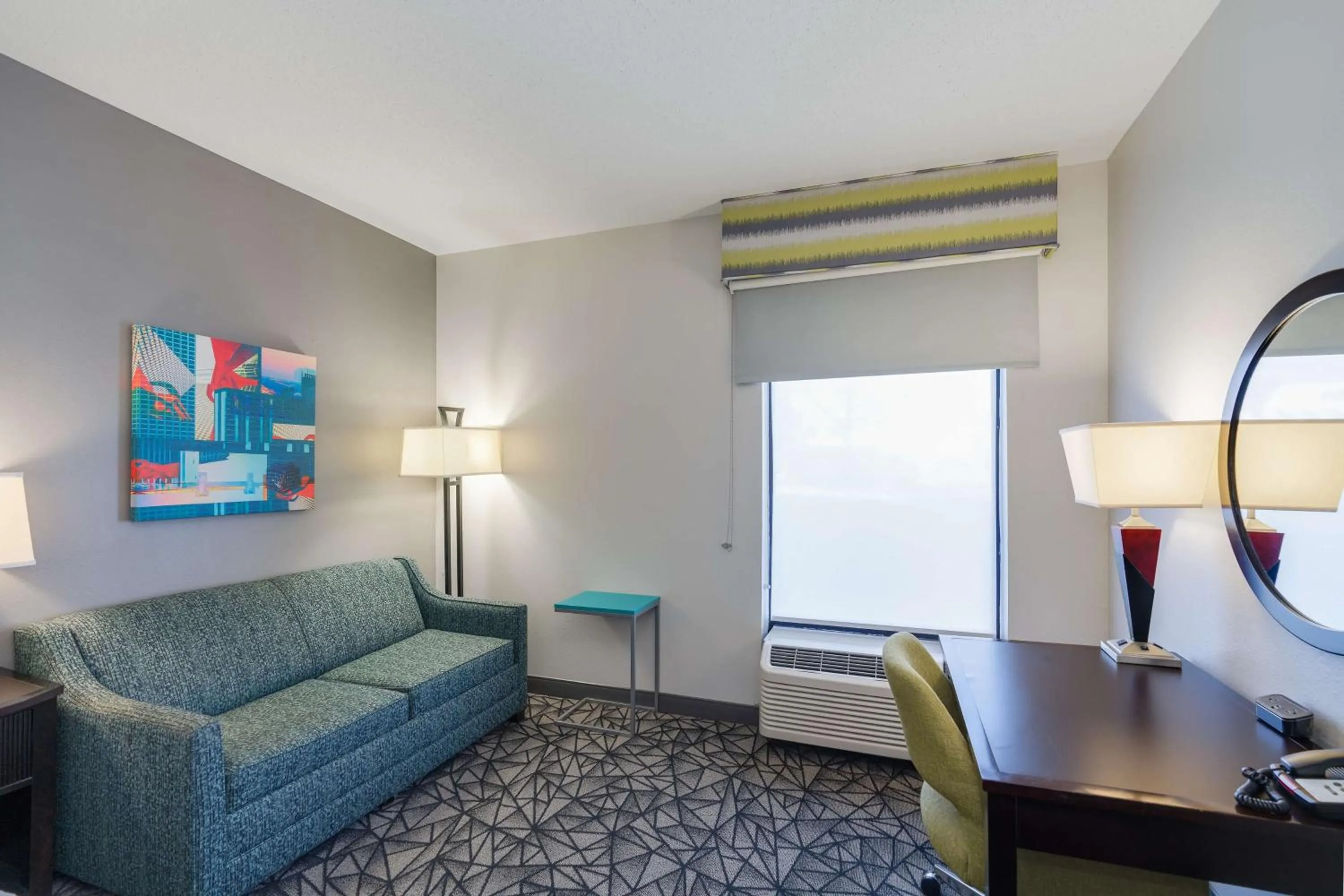 Living room in Hampton Inn Bloomington West