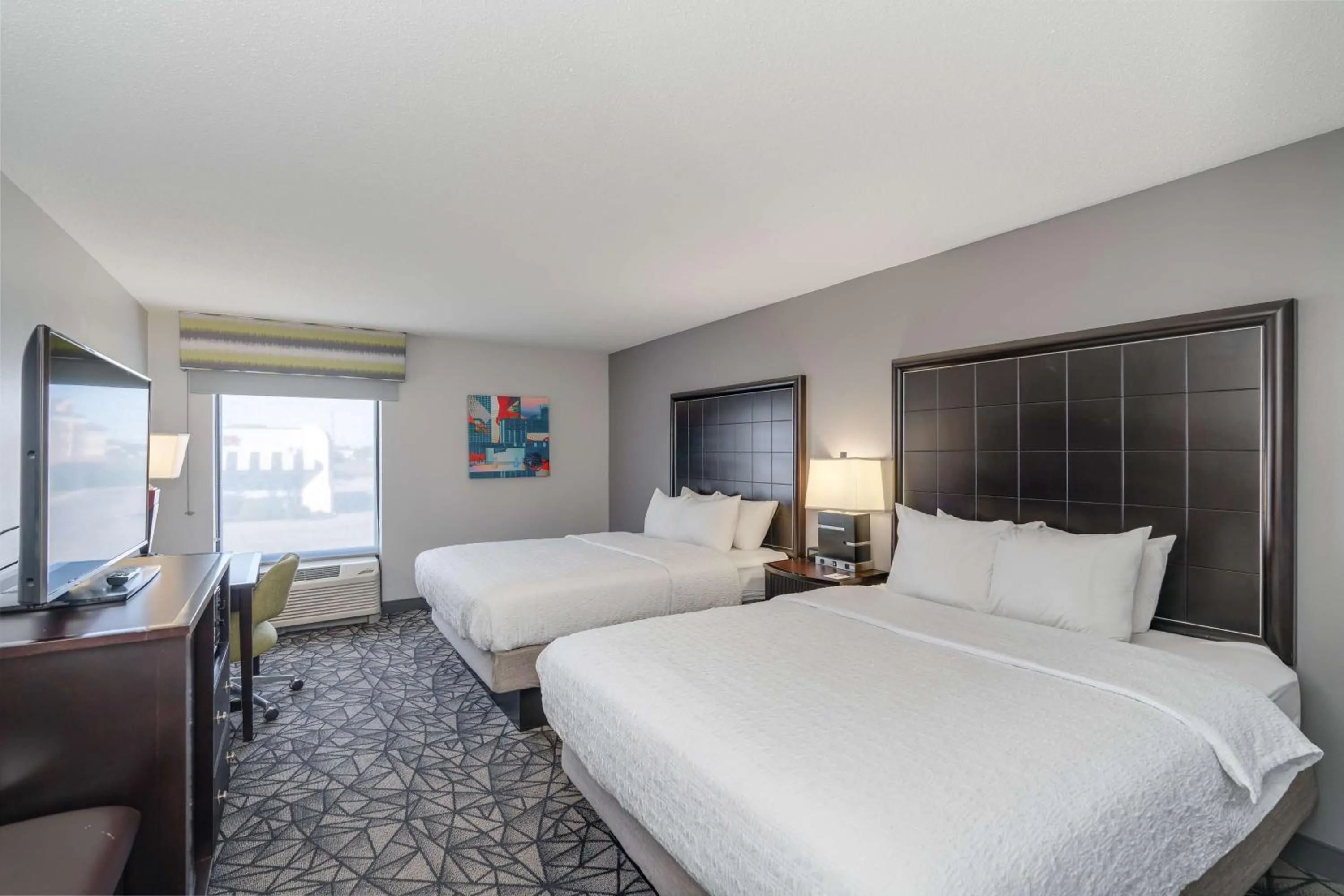 Bed in Hampton Inn Bloomington West