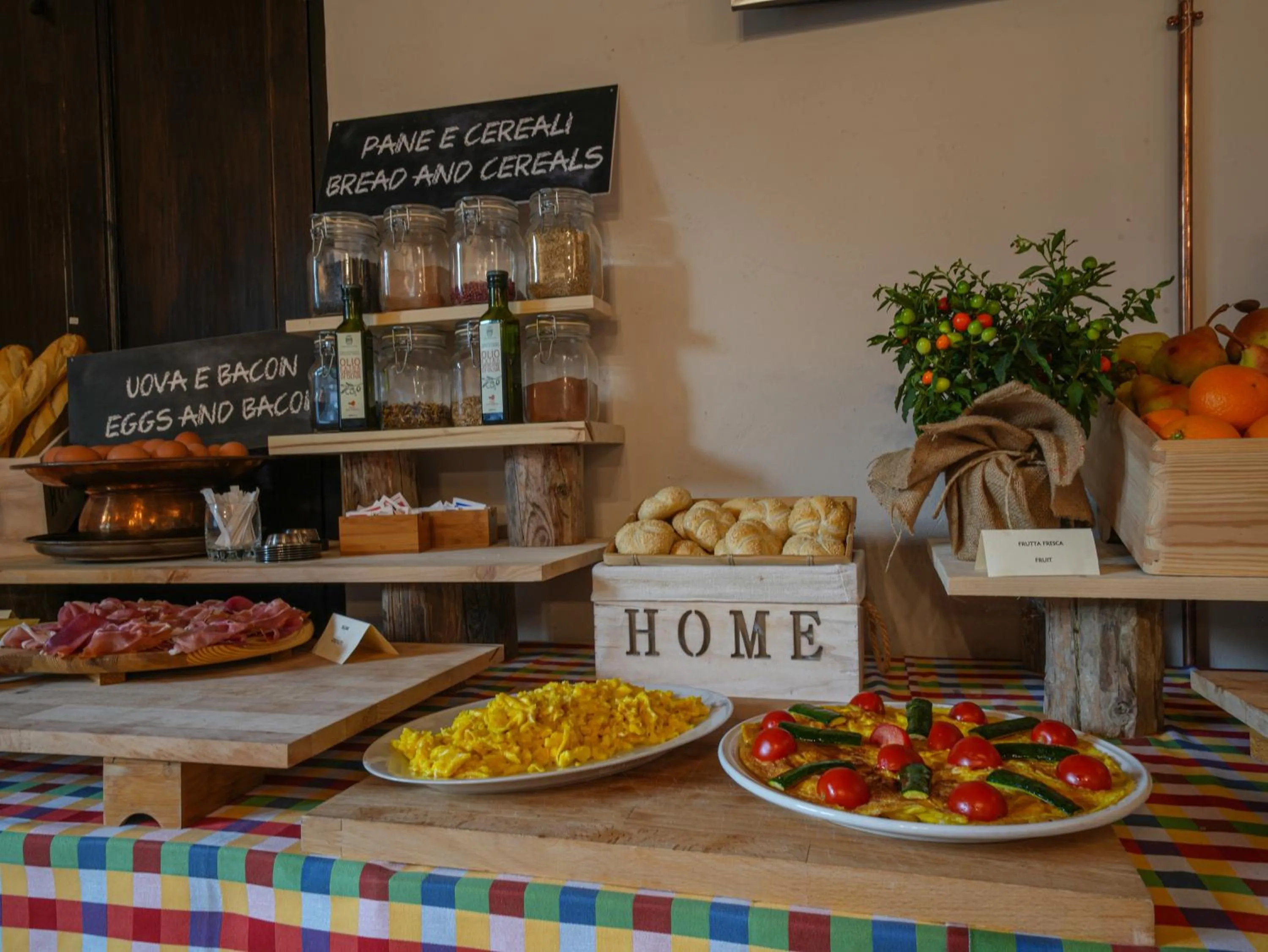 Breakfast in GH Borgo Pulciano Agriturismo
