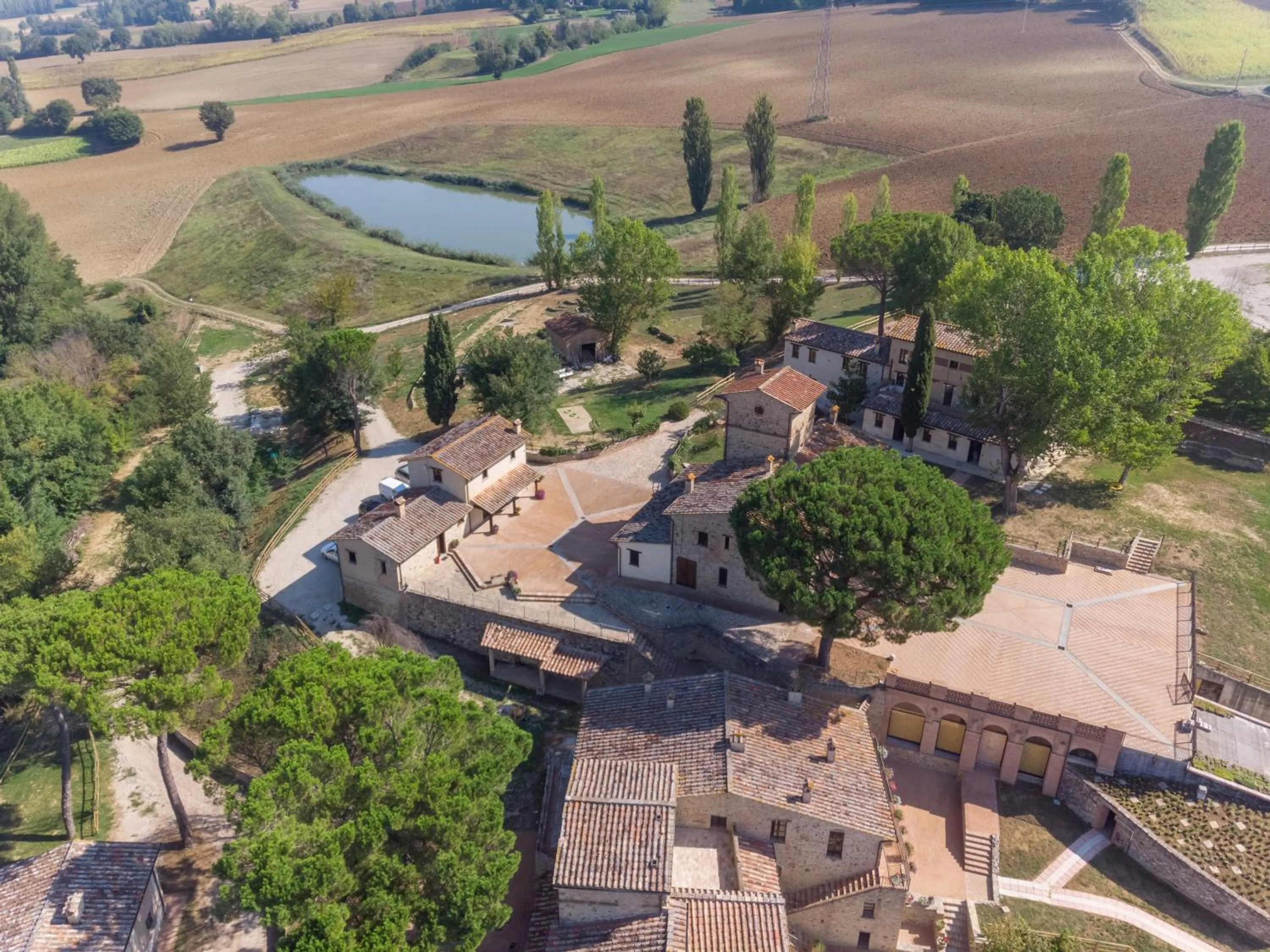 Bird's eye view in GH Borgo Pulciano Agriturismo