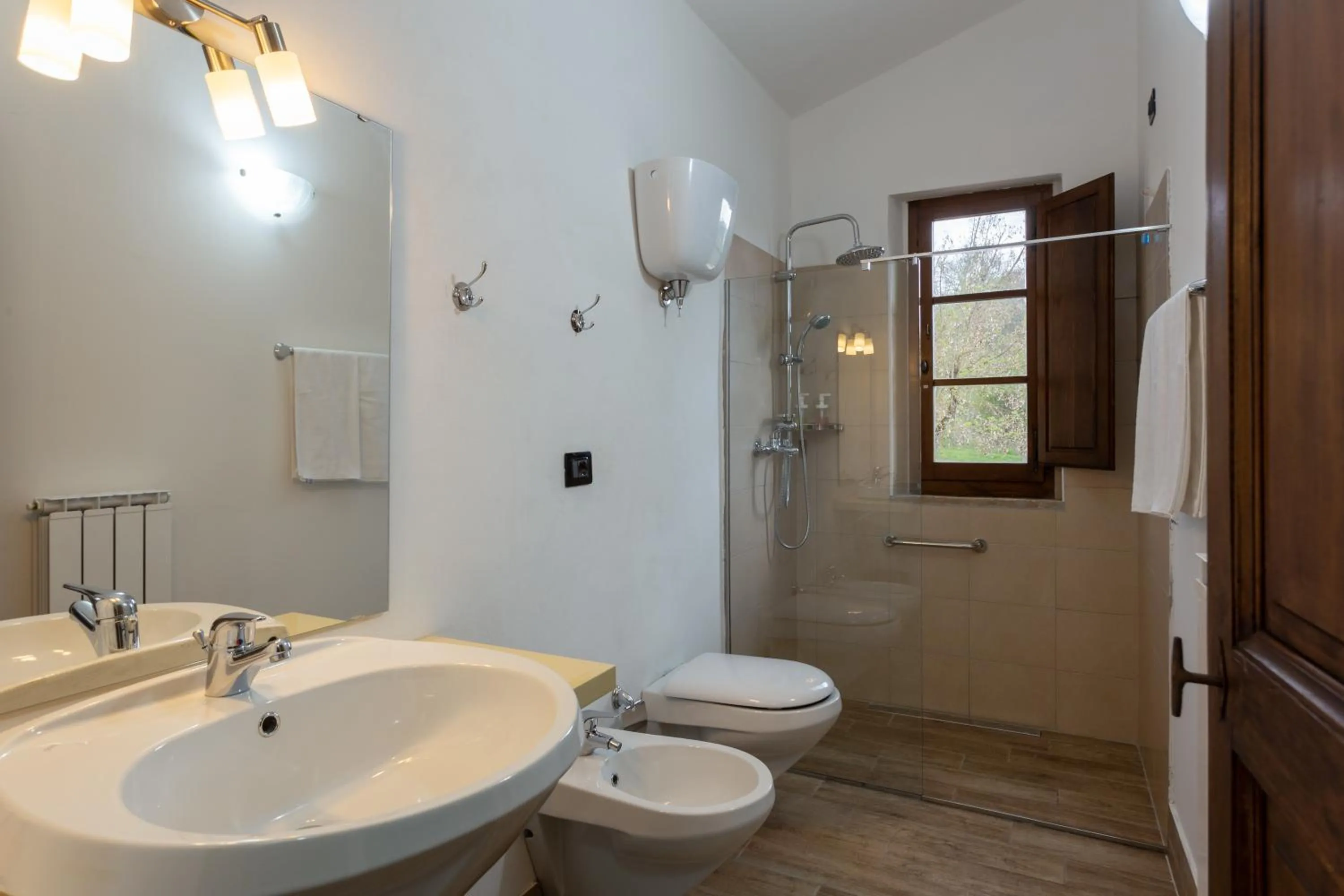 Bathroom in GH Borgo Pulciano Agriturismo