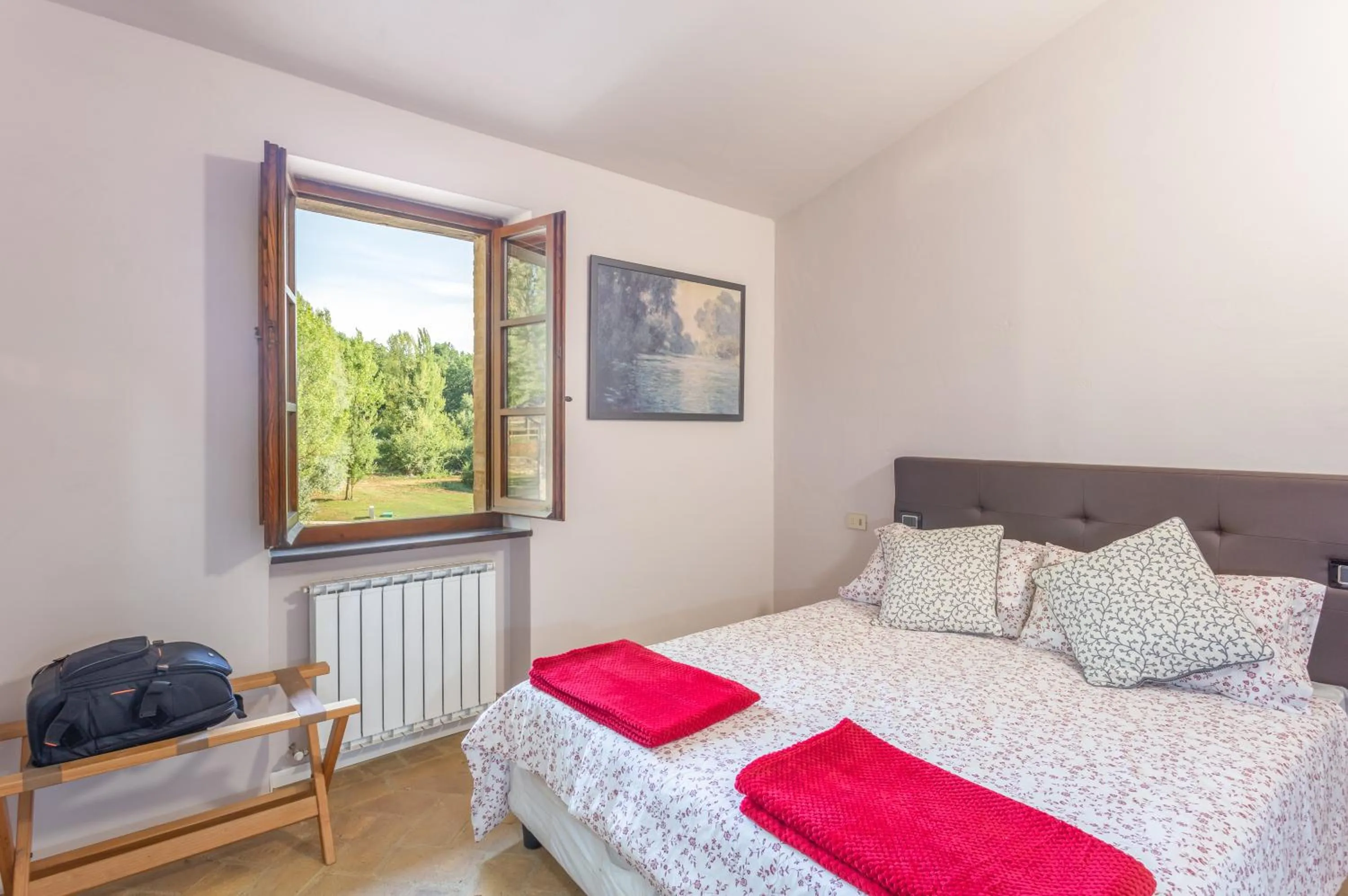 Bedroom, Bed in GH Borgo Pulciano Agriturismo