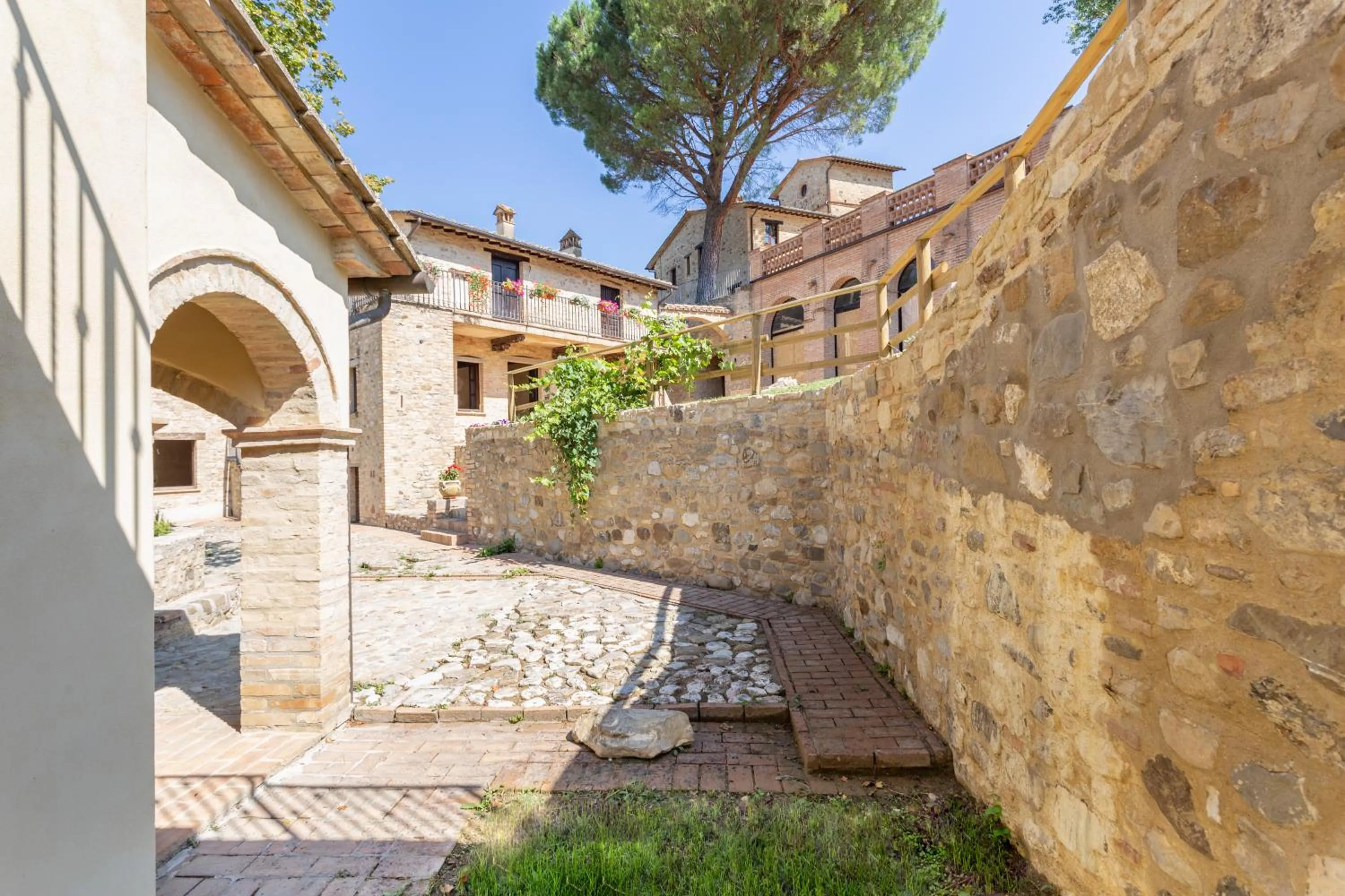 Day in GH Borgo Pulciano Agriturismo