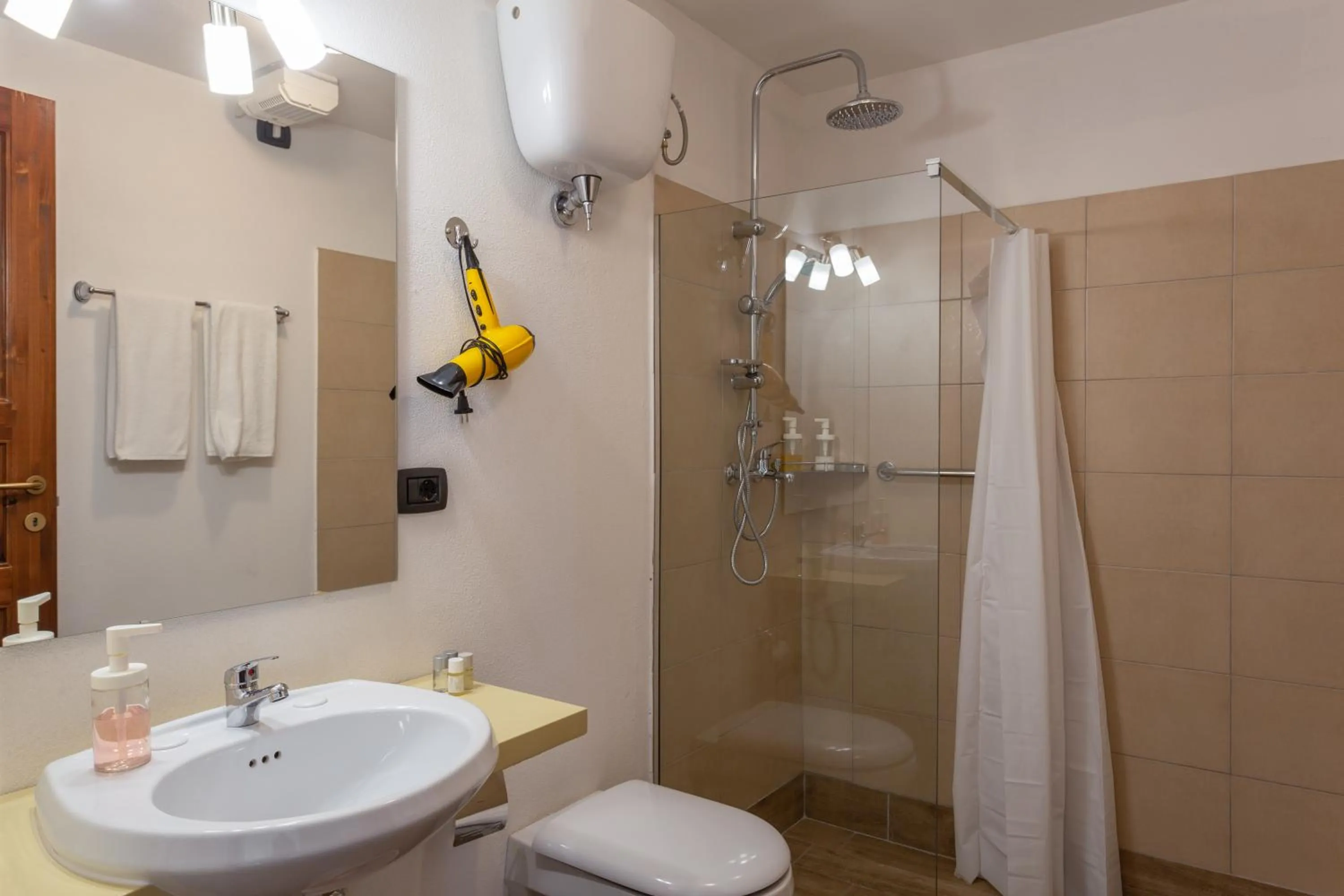 Shower in GH Borgo Pulciano Agriturismo