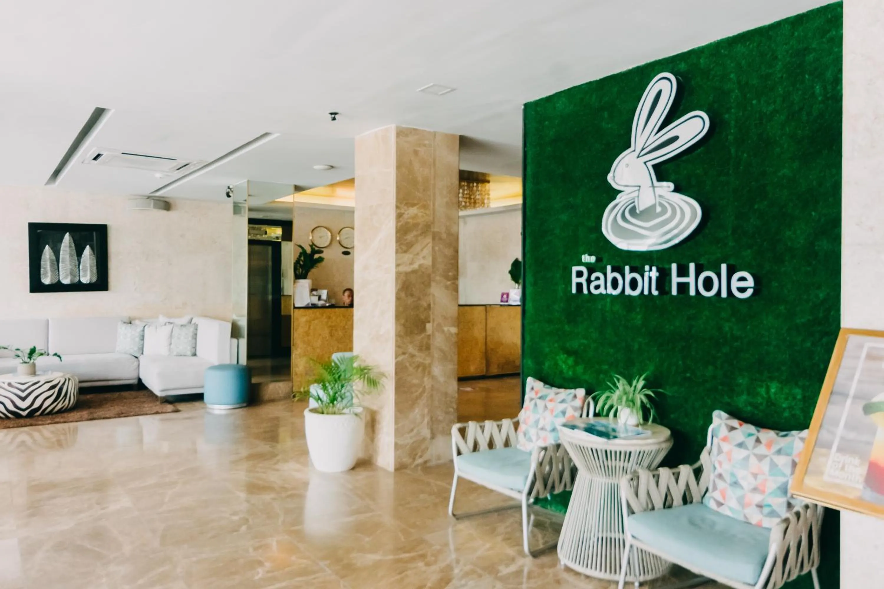 Restaurant/places to eat in Goldberry Suites & Hotel Mactan