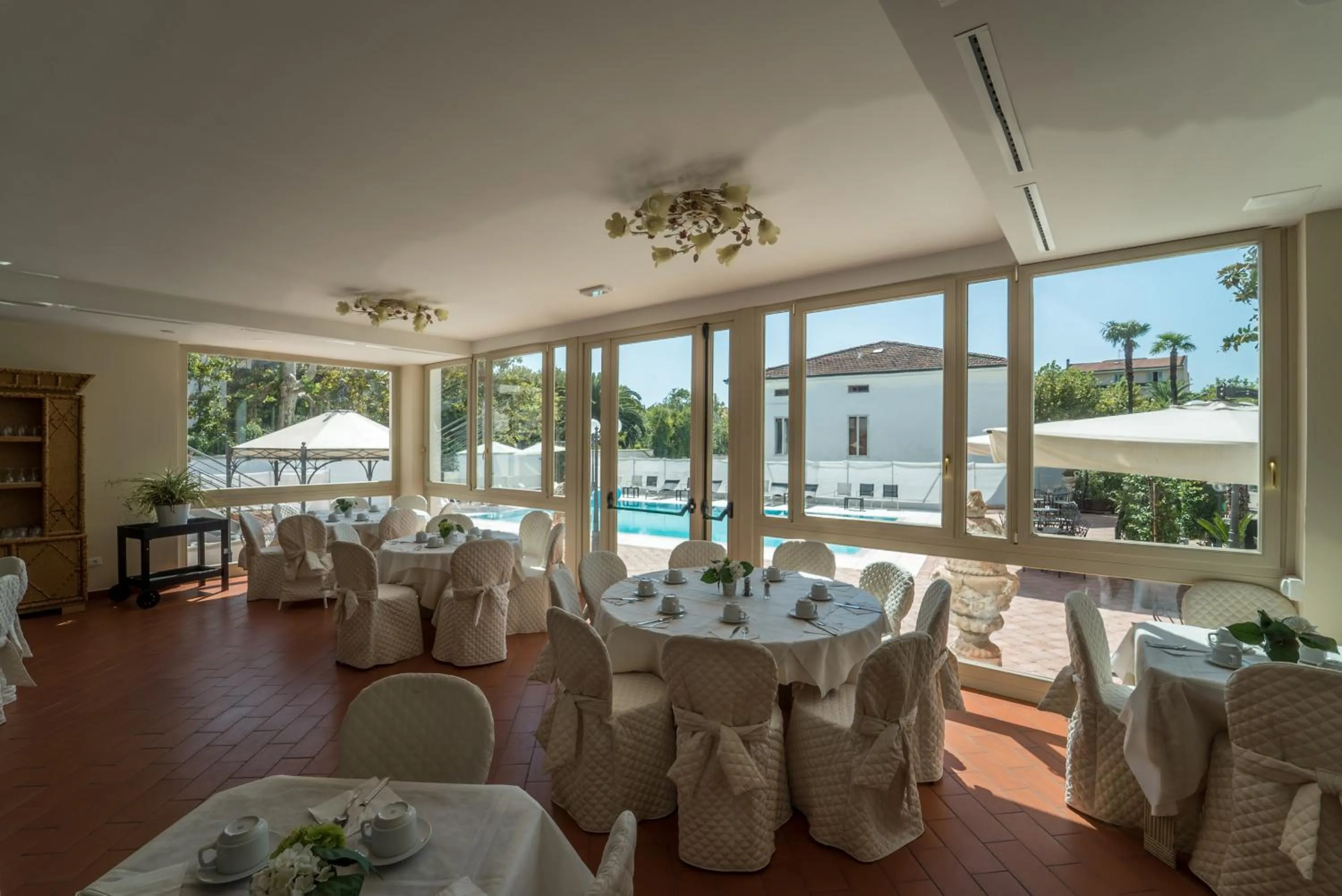 Dining area in Hotel President