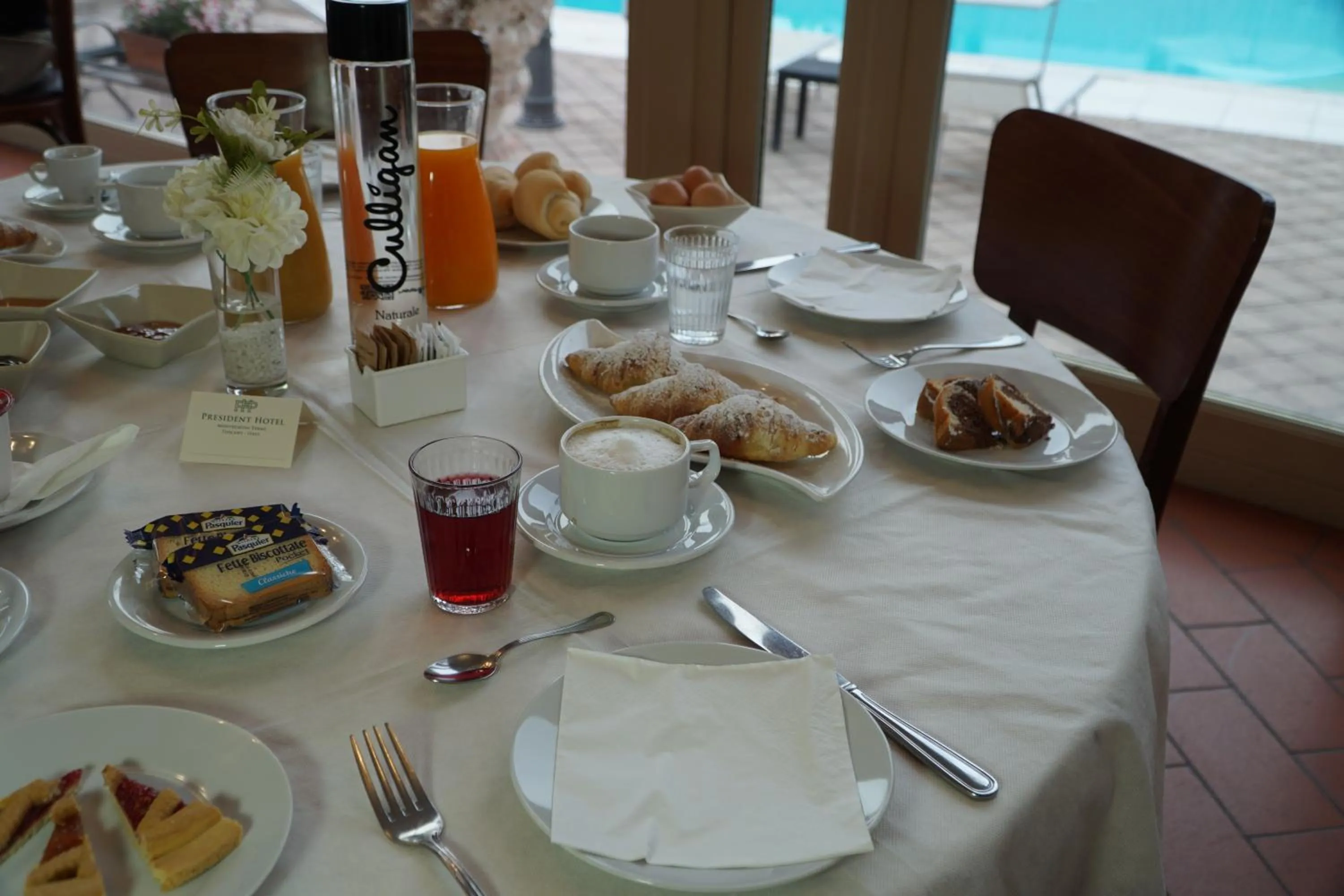 Food and drinks in Hotel President