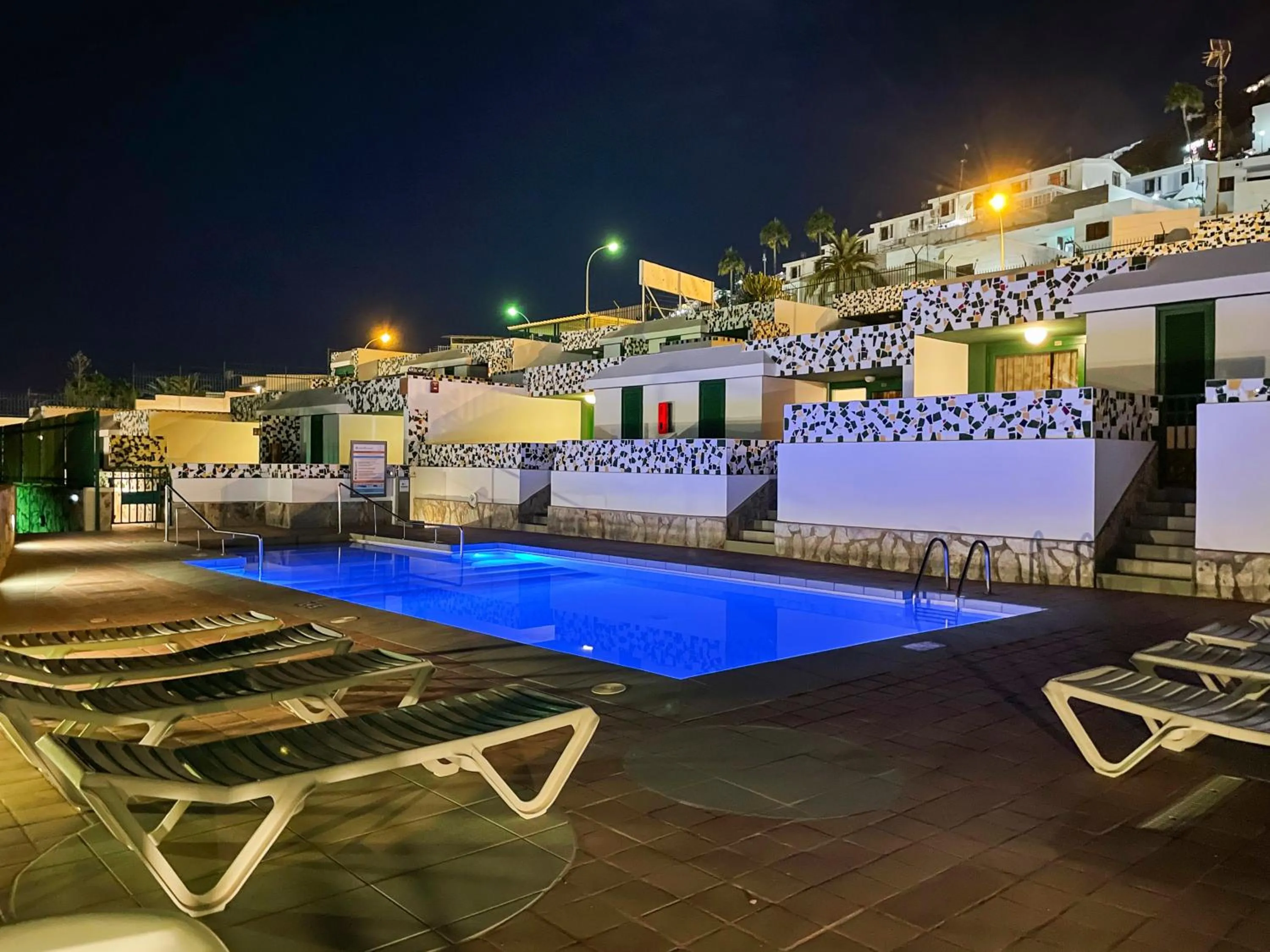 Swimming pool in Parque Raquel