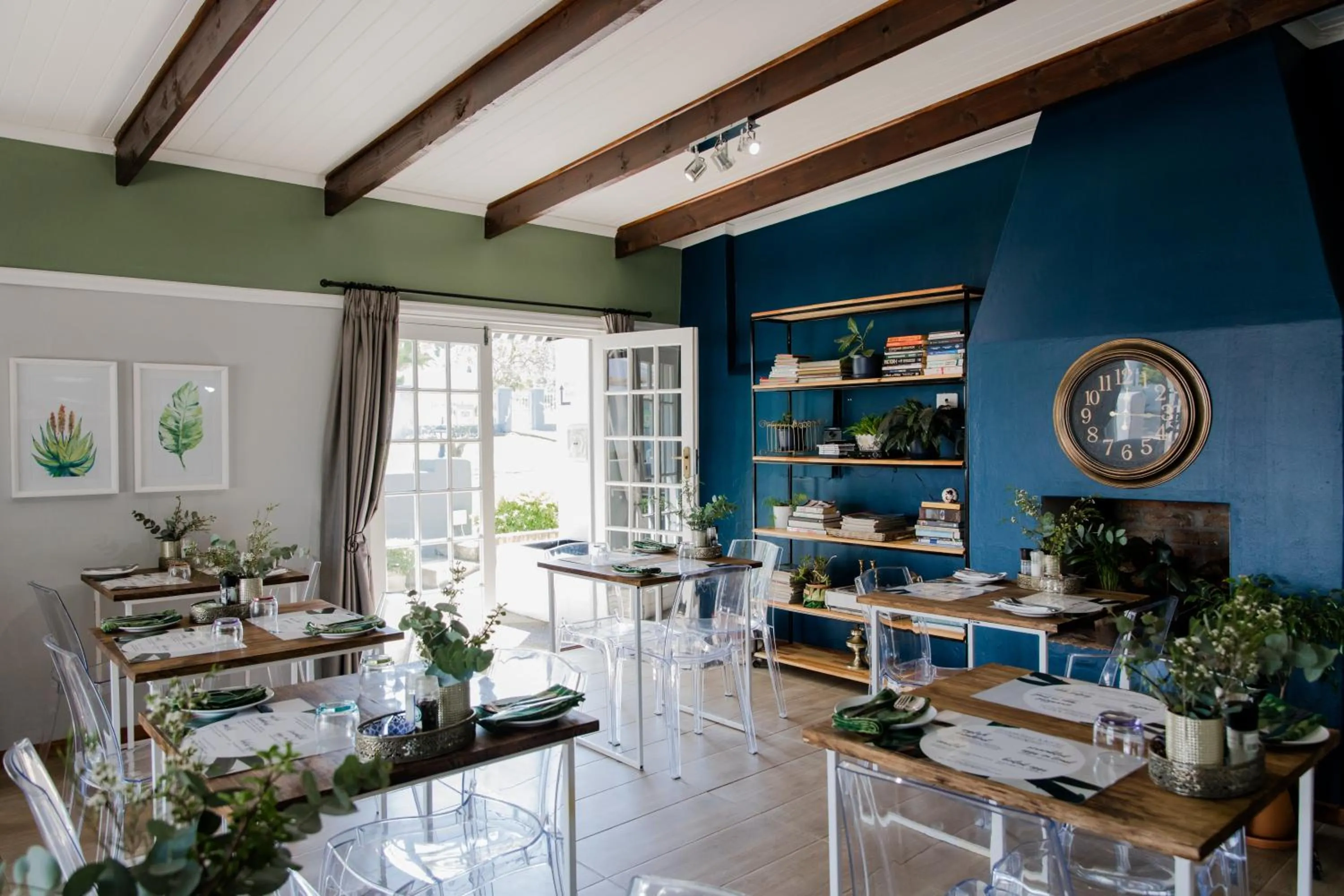 Restaurant/places to eat in Elianthe Guesthouse