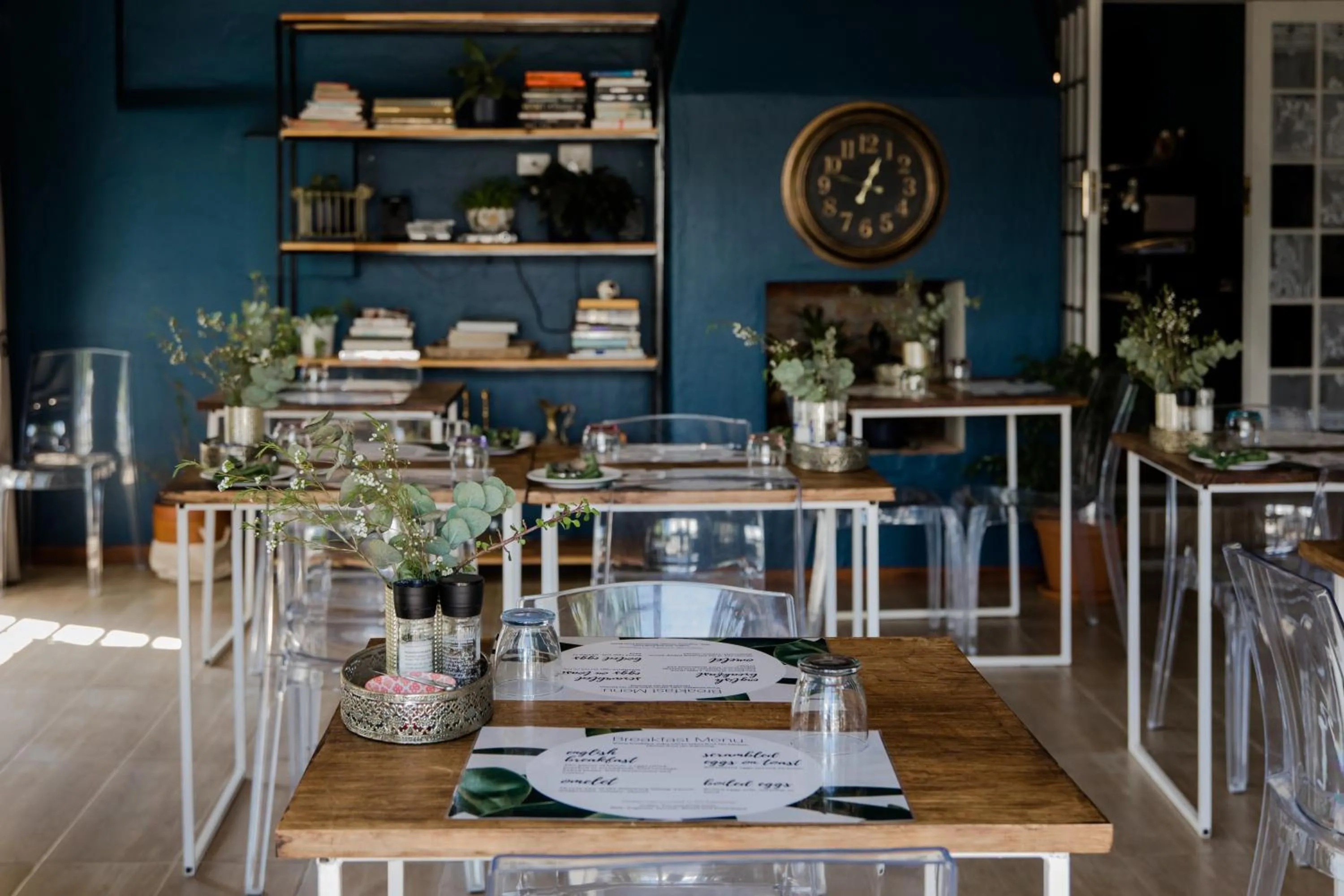 Restaurant/places to eat in Elianthe Guesthouse