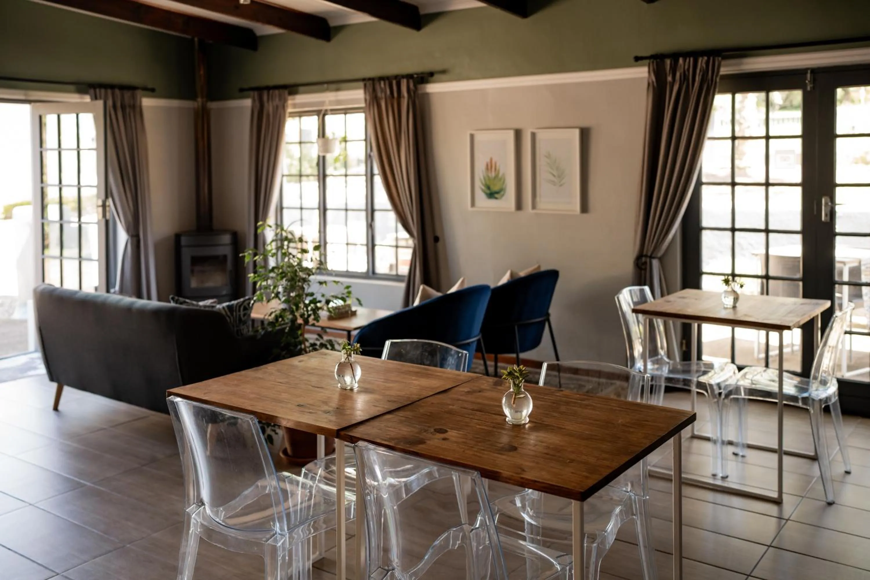 Dining area in Elianthe Guesthouse