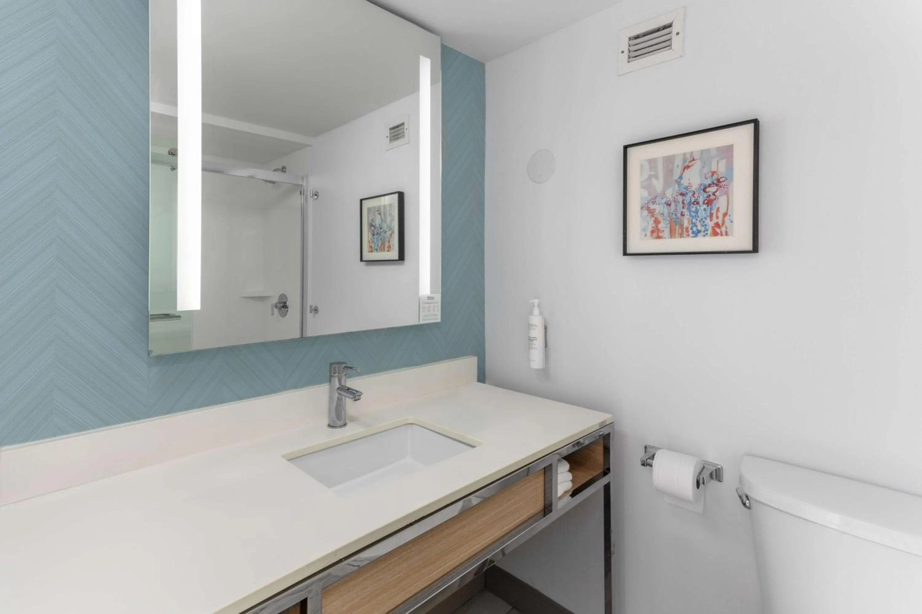 Bathroom in Hilton Garden Inn Columbus