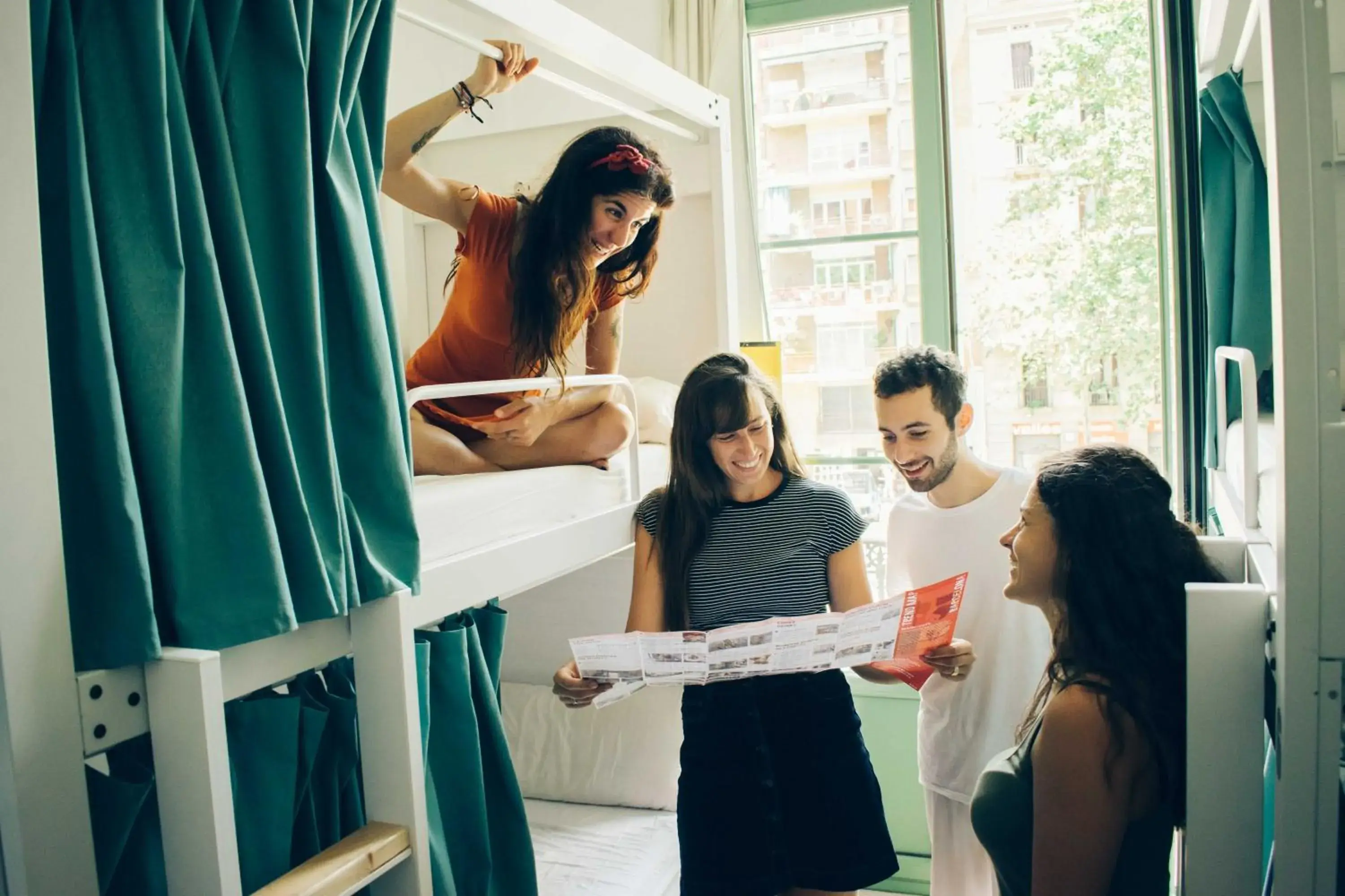 Bed in 14-Bed Mixed Dormitory Room in Black Swan Hostel Bed in 14-Bed Mixed Dormitory Room in Black Swan Hostel