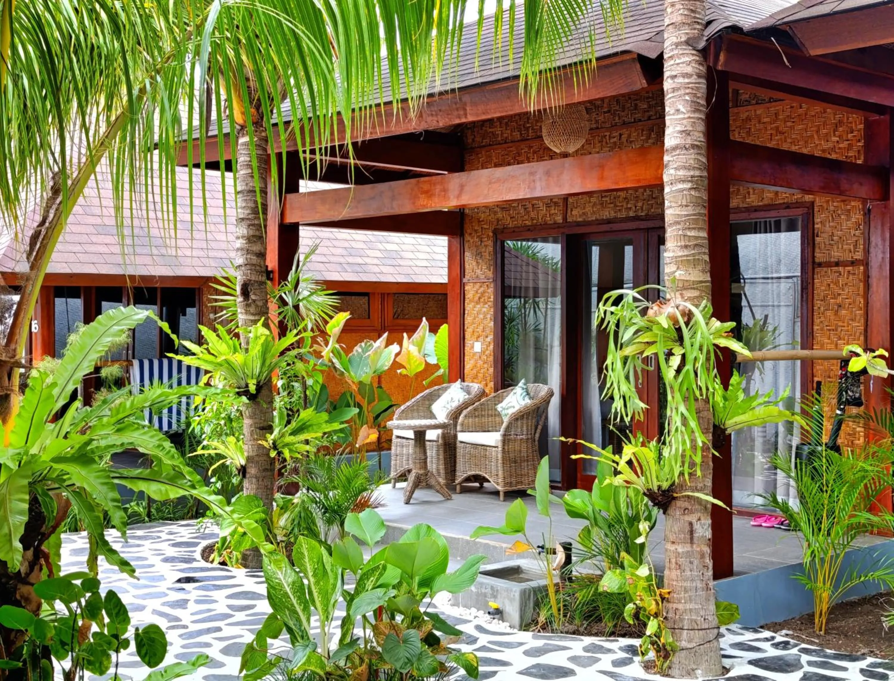 Scallywags Beach Club