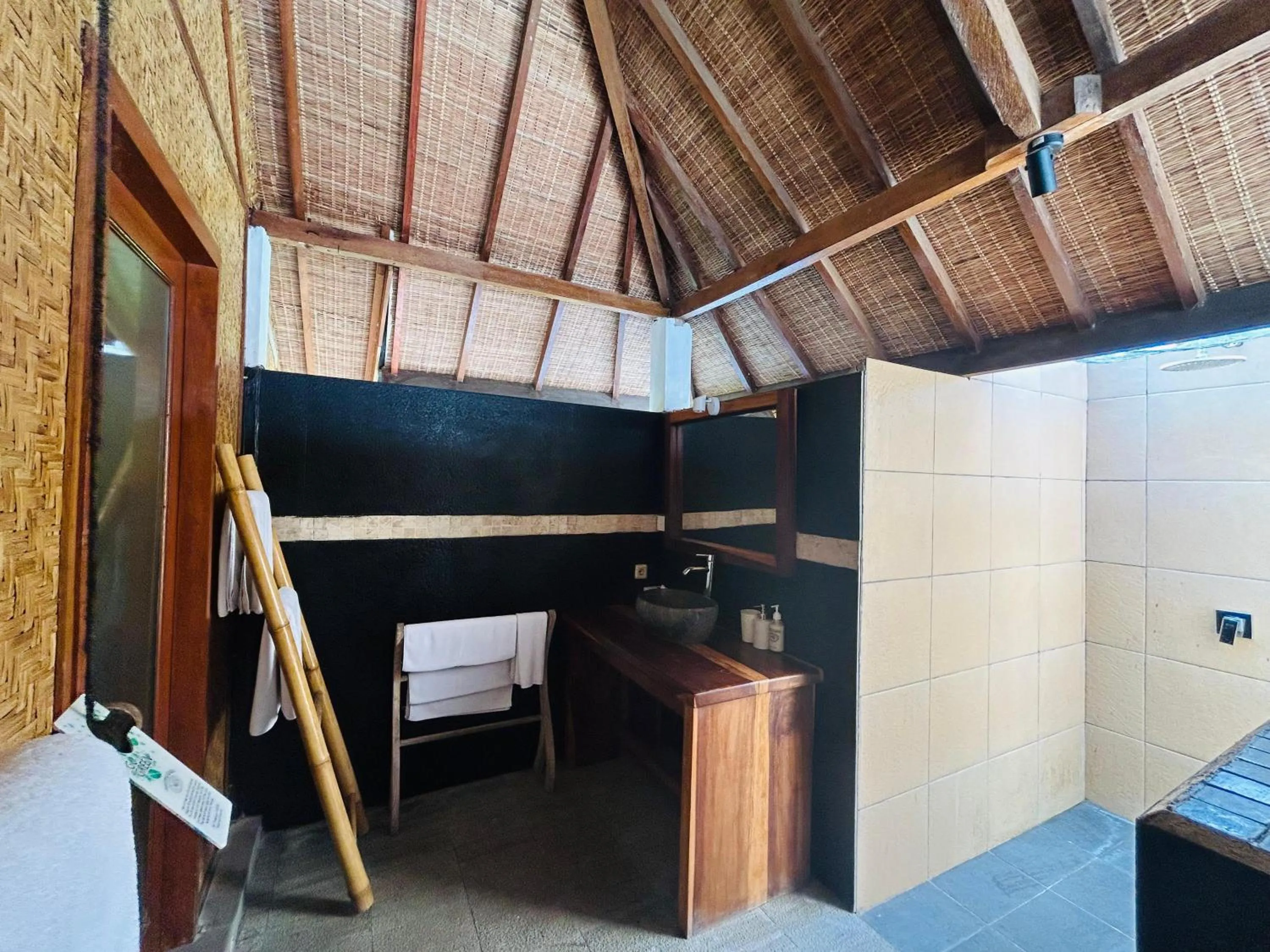 Scallywags Beach Club