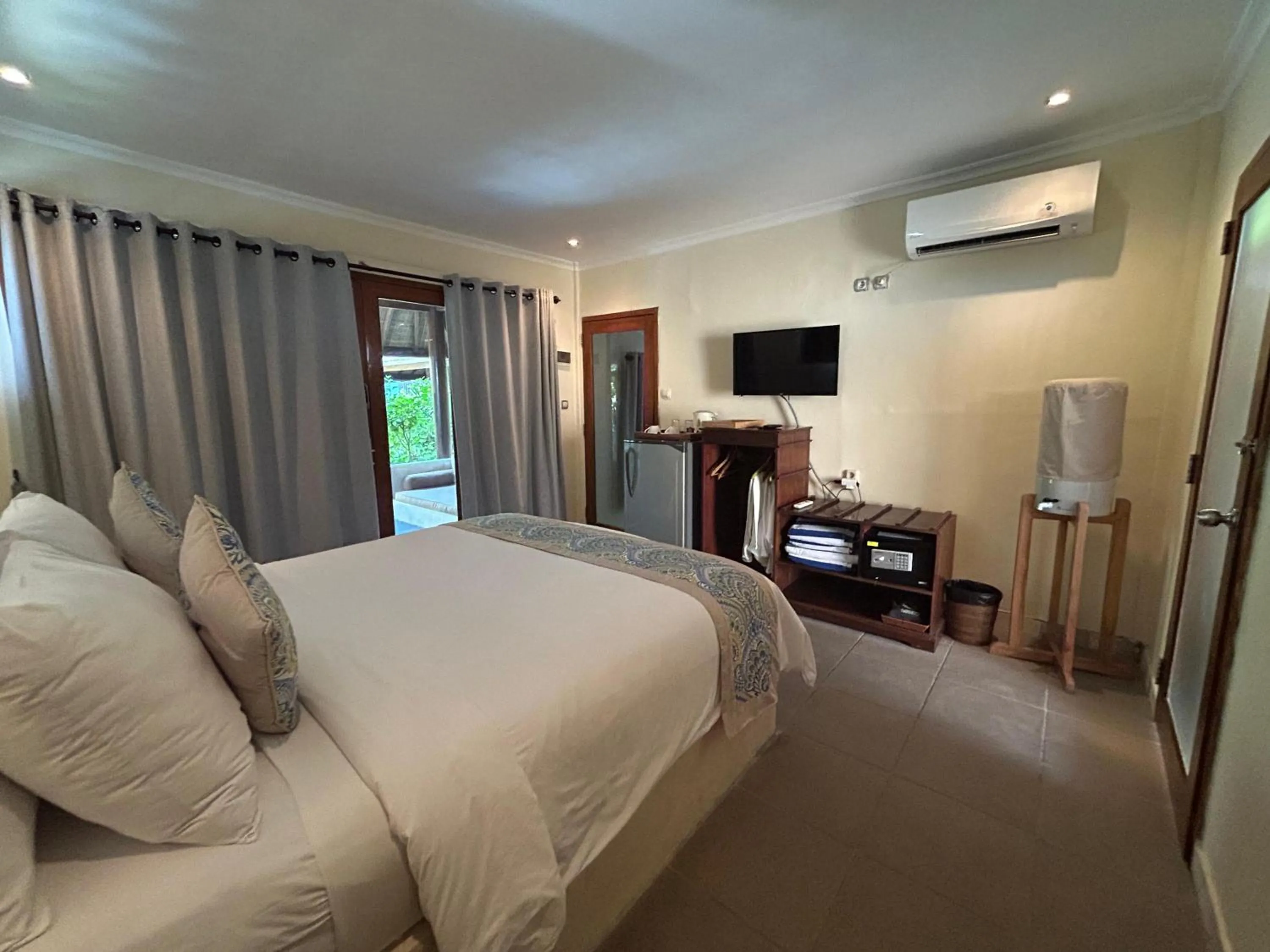 Bed in Scallywags Beach Club