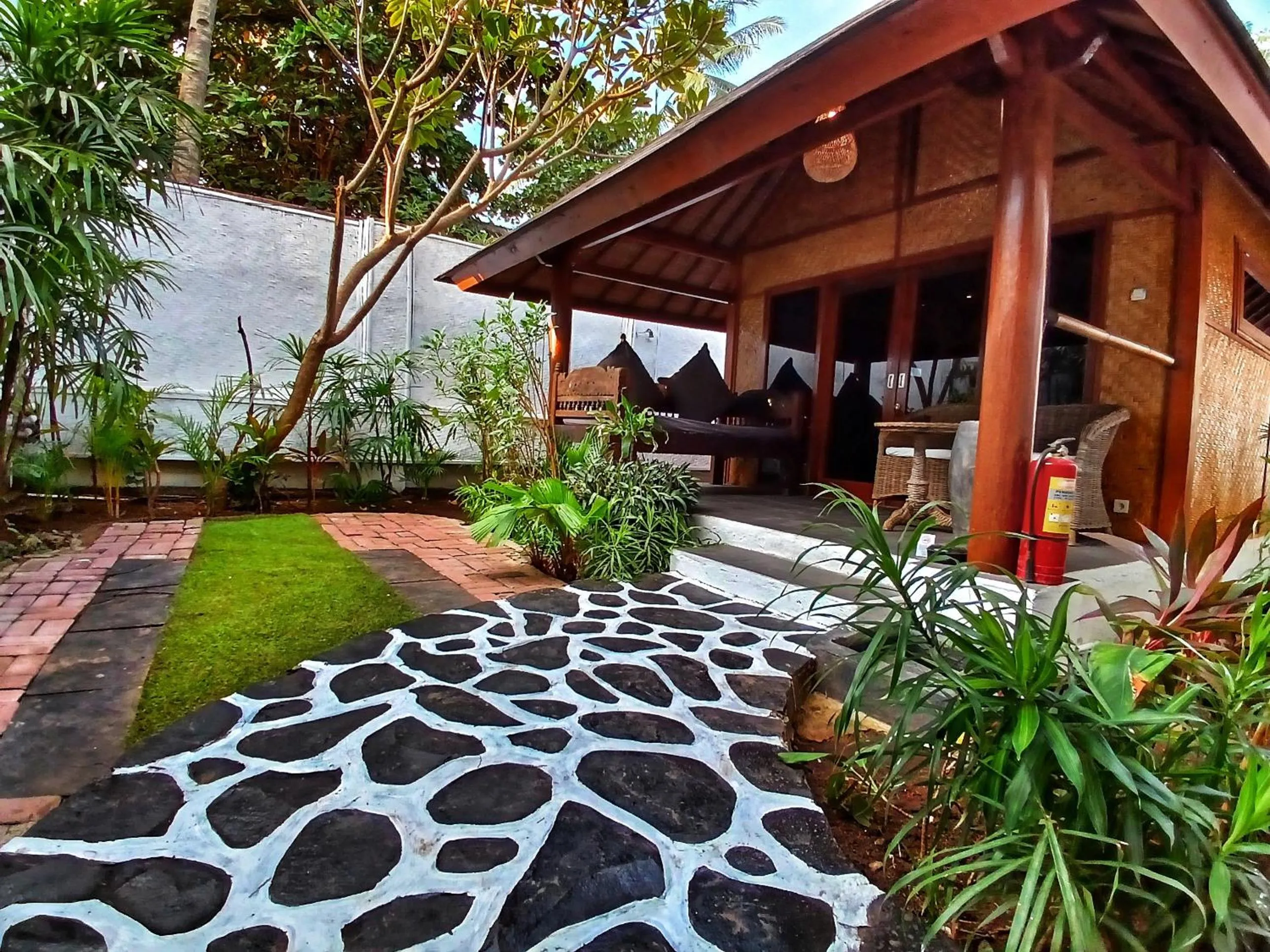 Garden view in Scallywags Beach Club