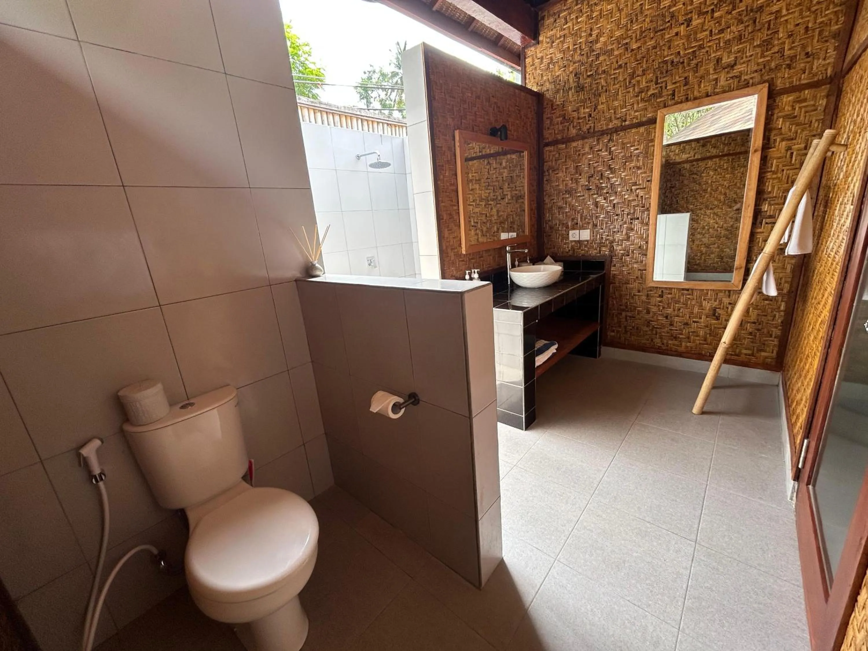 Scallywags Beach Club