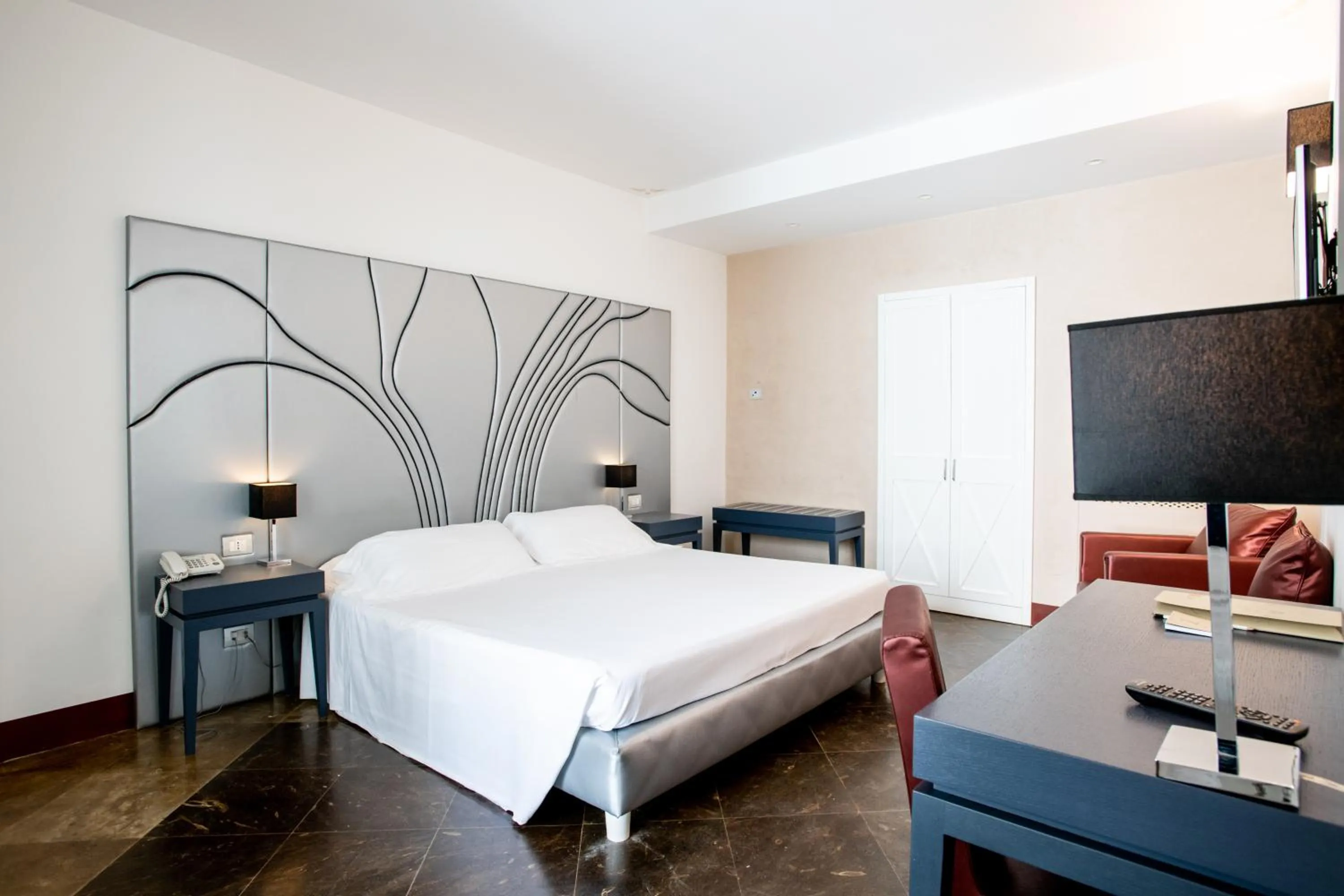 Photo of the whole room, Bed in De Stefano Palace Luxury Hotel