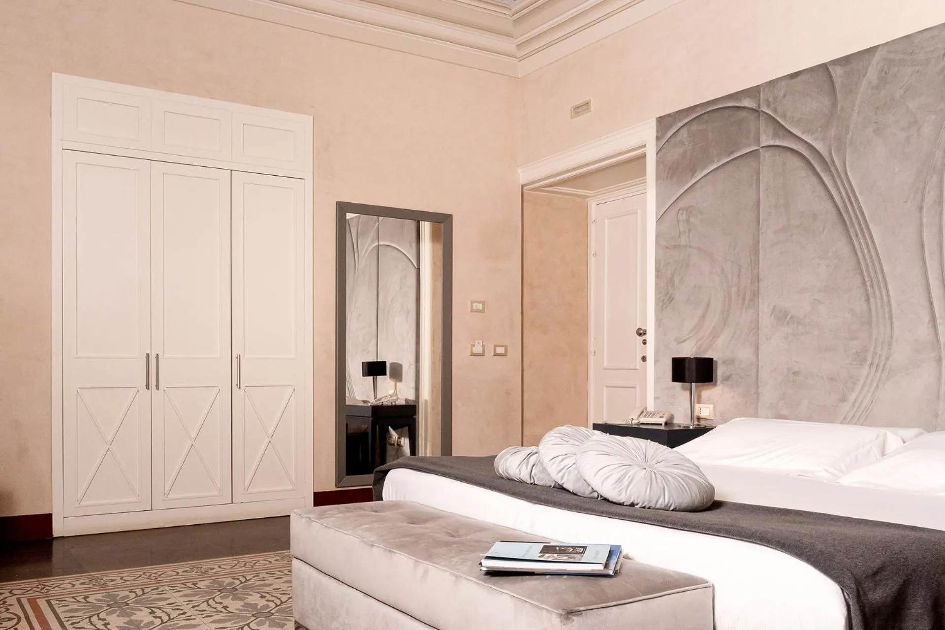 Photo of the whole room, Bed in De Stefano Palace Luxury Hotel