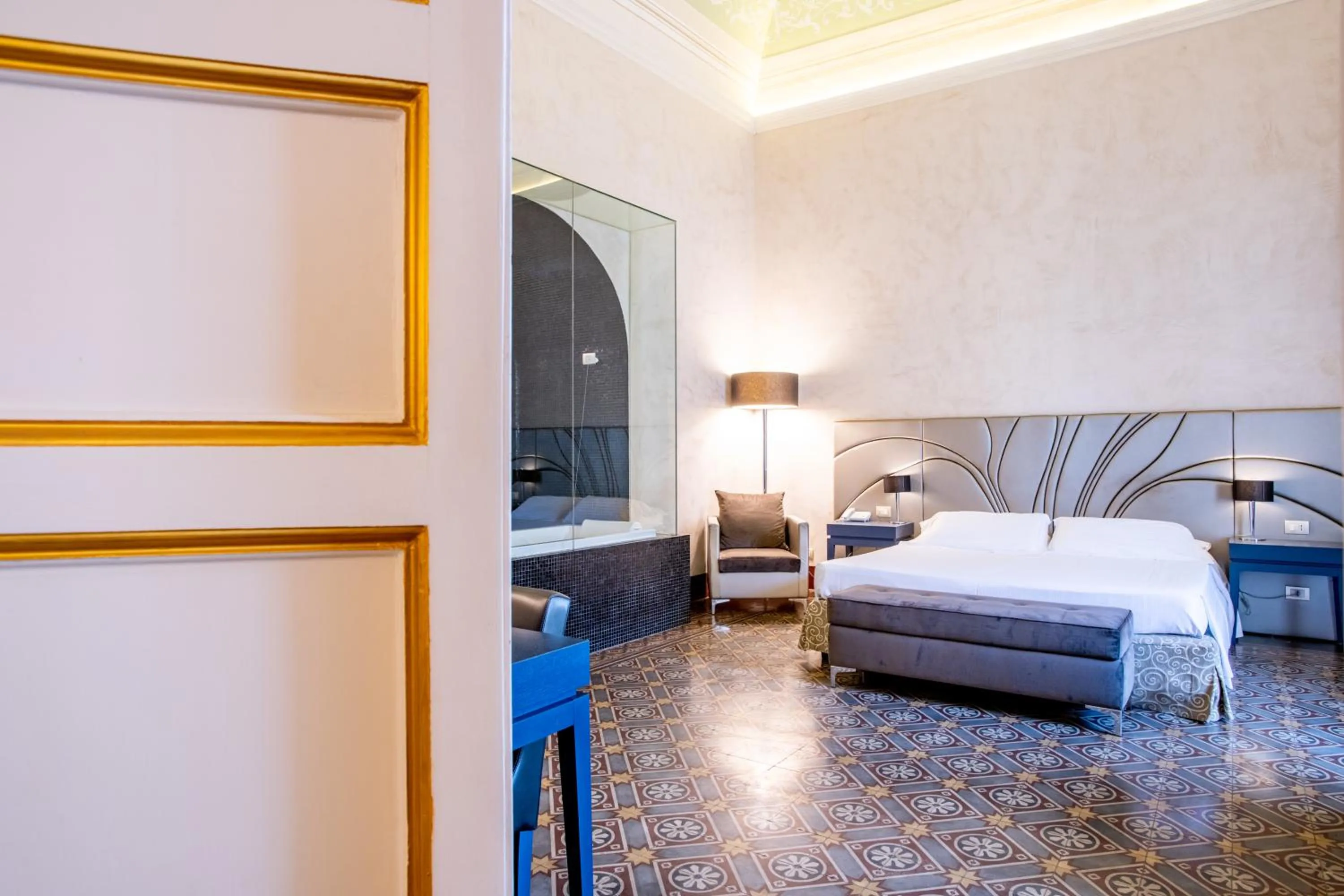 Bed in De Stefano Palace Luxury Hotel