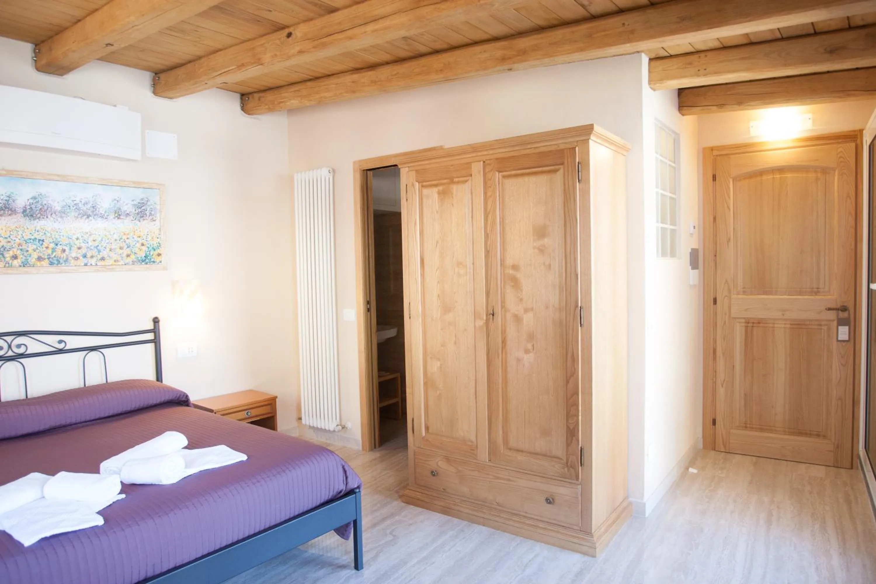 Photo of the whole room, Bed in Scorci Di Mare