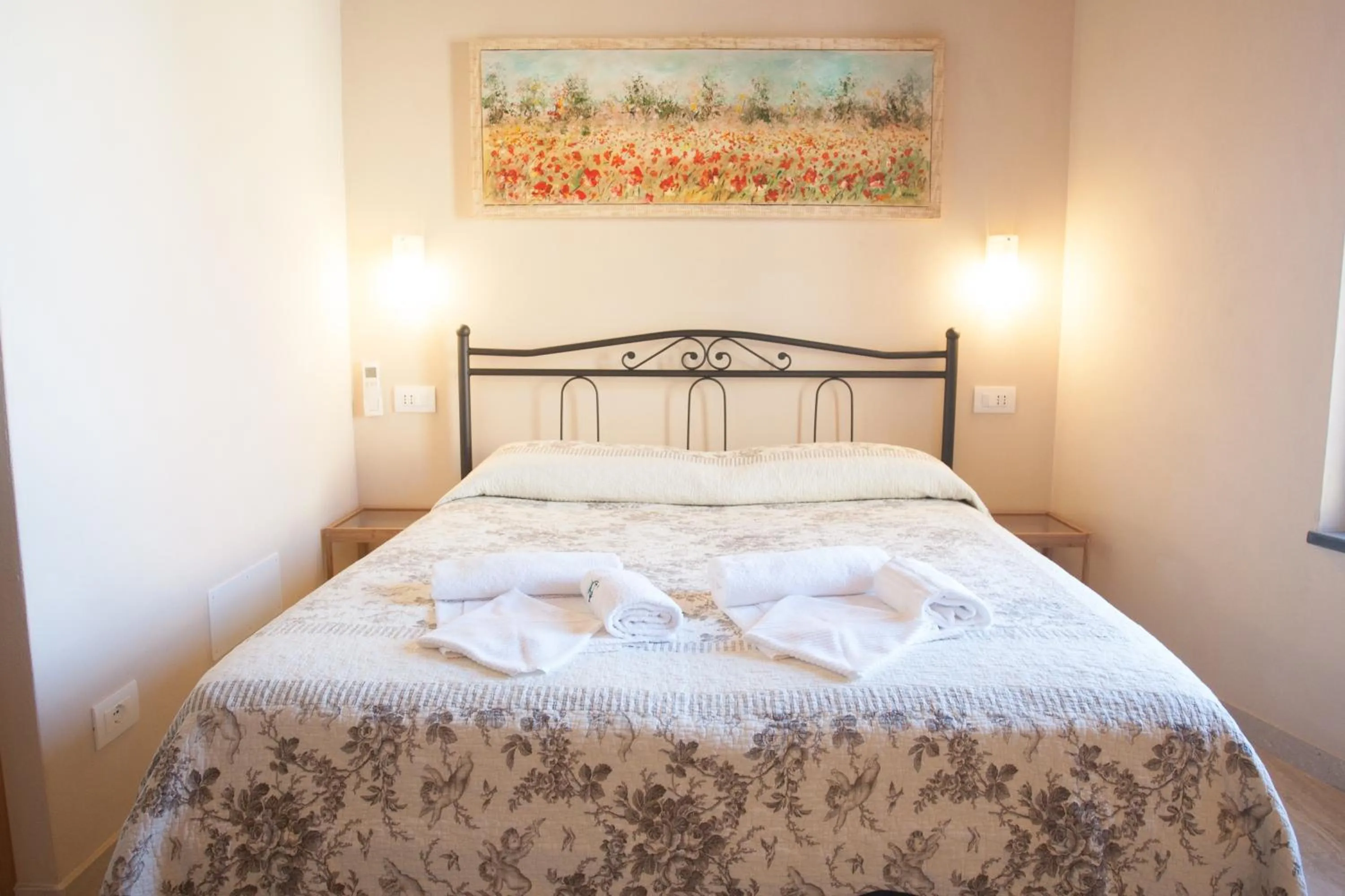 Photo of the whole room, Bed in Scorci Di Mare