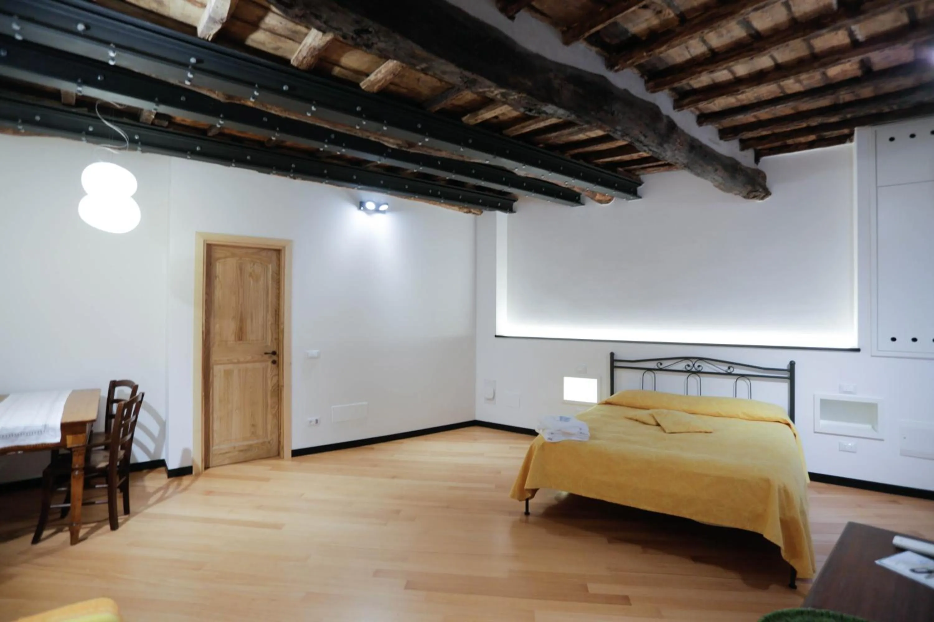 Photo of the whole room, Bed in Scorci Di Mare