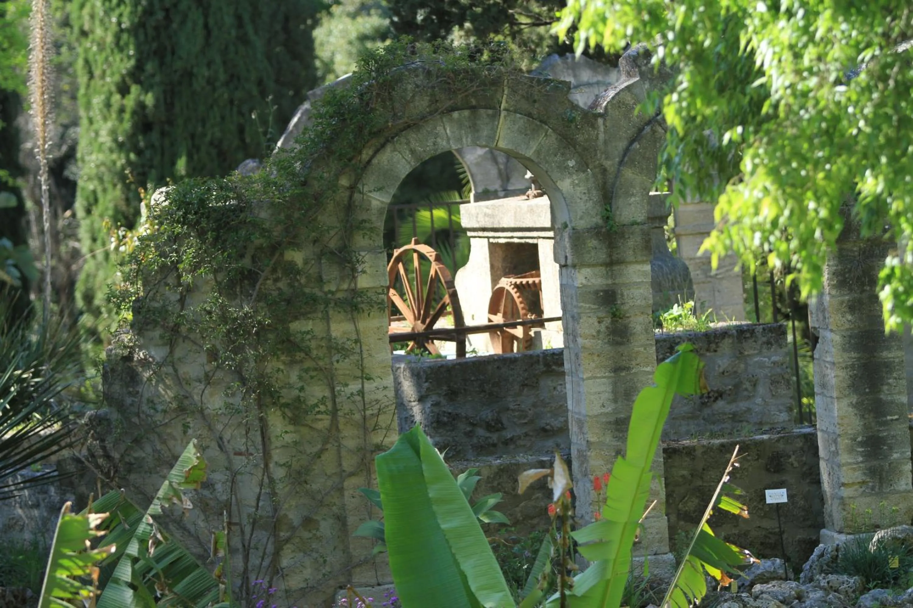 Nearby landmark in Hotel des Etuves