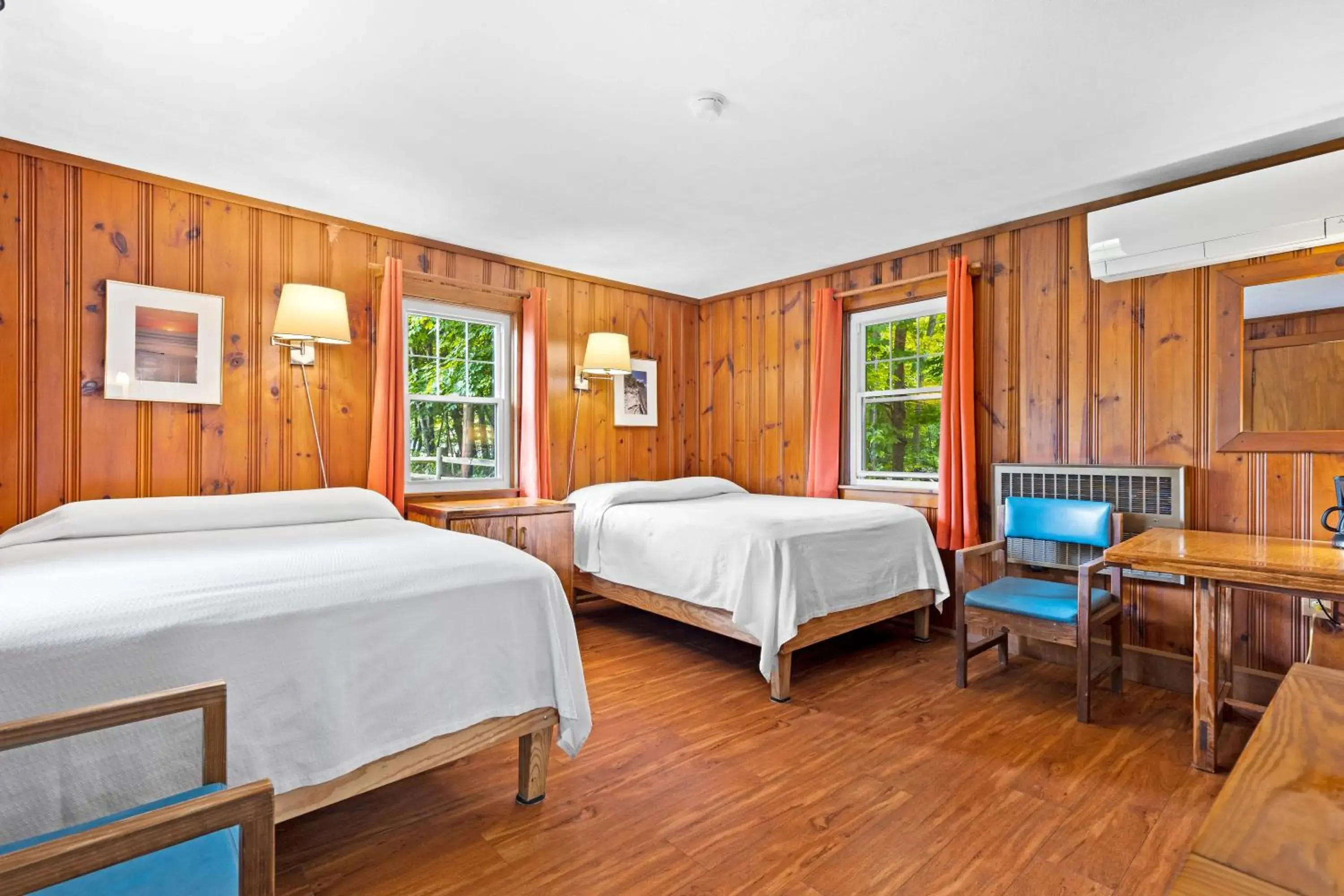 Standard Room with Two Double Beds in Lakeview on the Lake Standard Room with Two Double Beds in Lakeview on the Lake