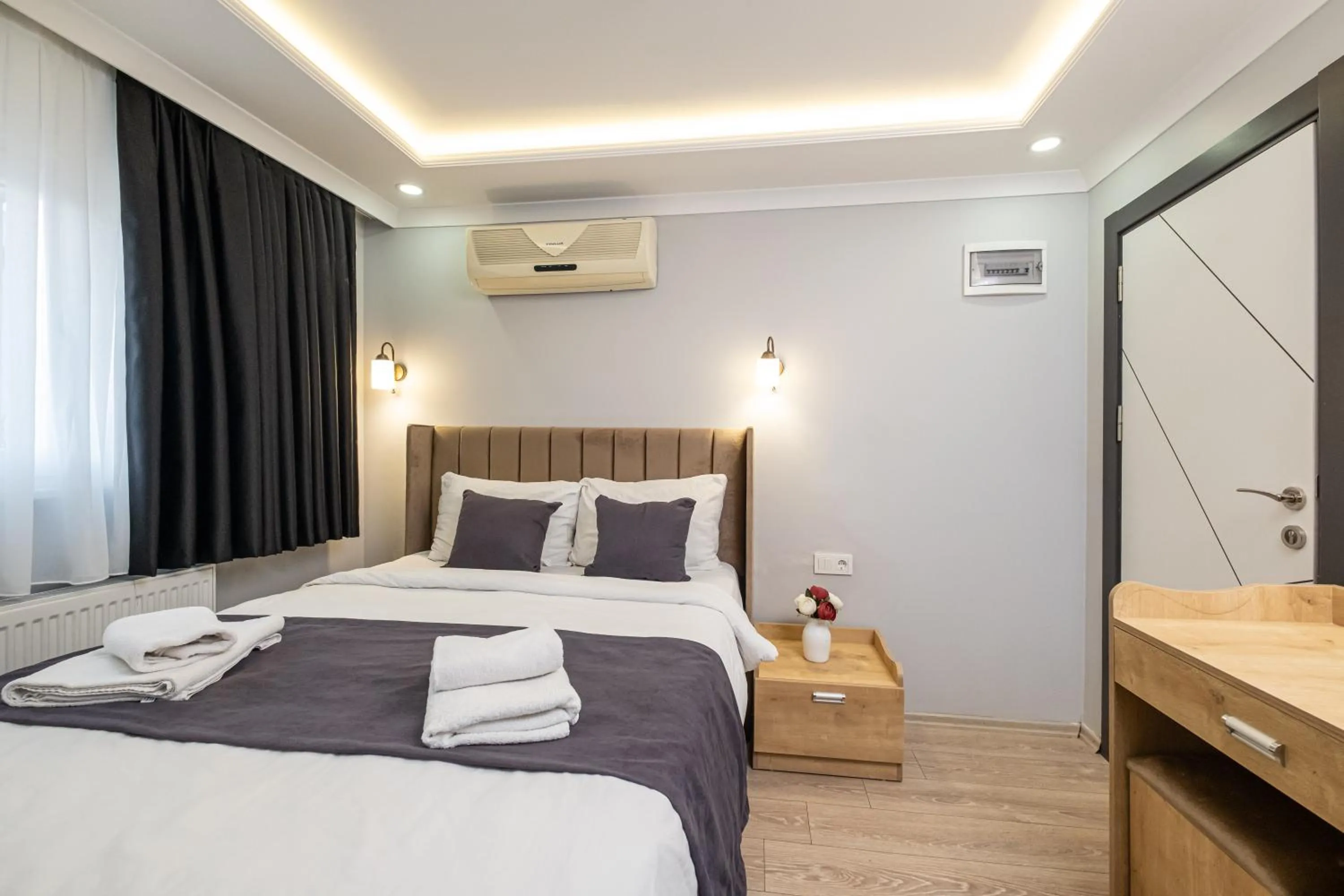 Bed in Family Istanbul Hotel