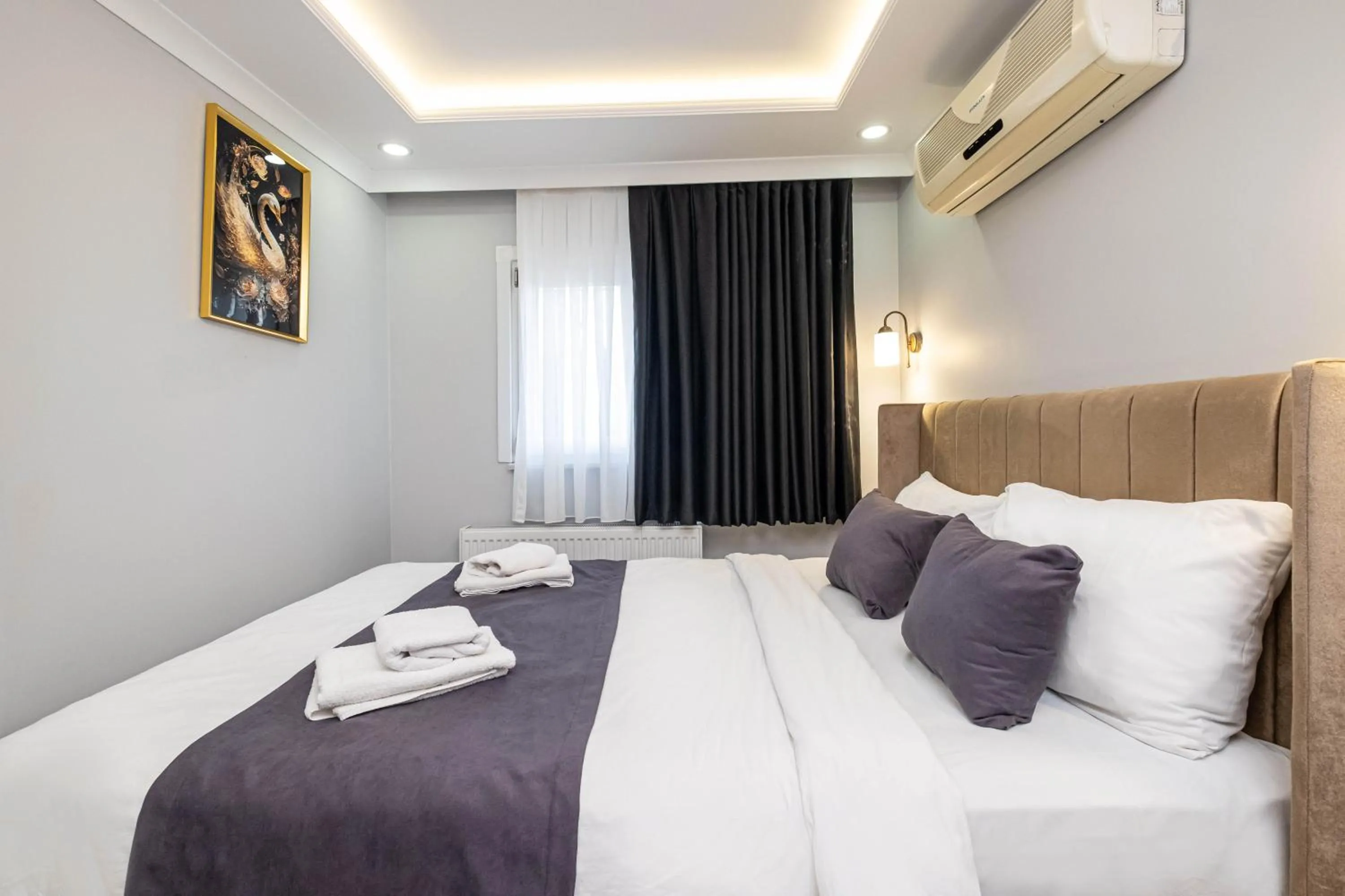 Bed in Family Istanbul Hotel