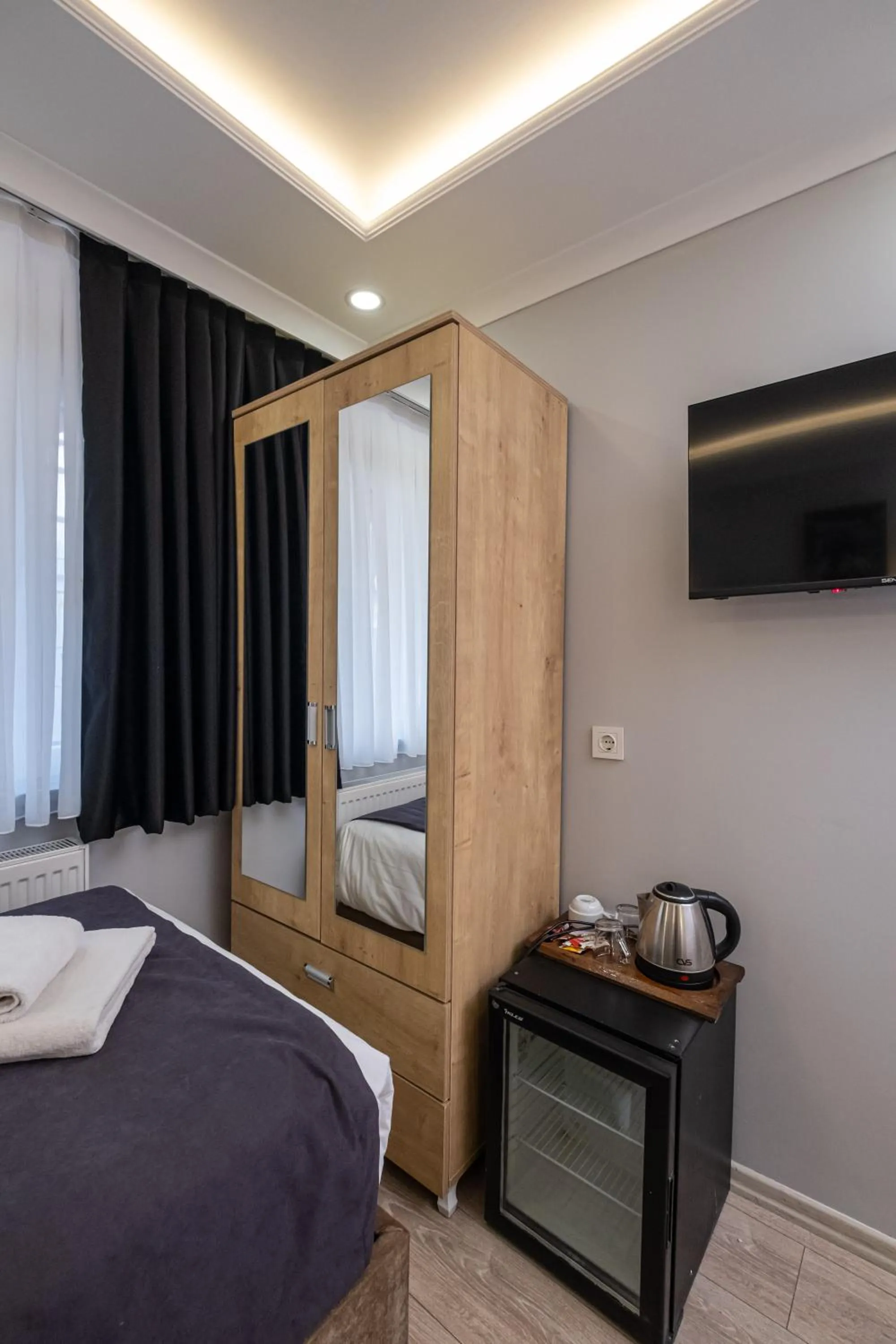 Bed in Family Istanbul Hotel