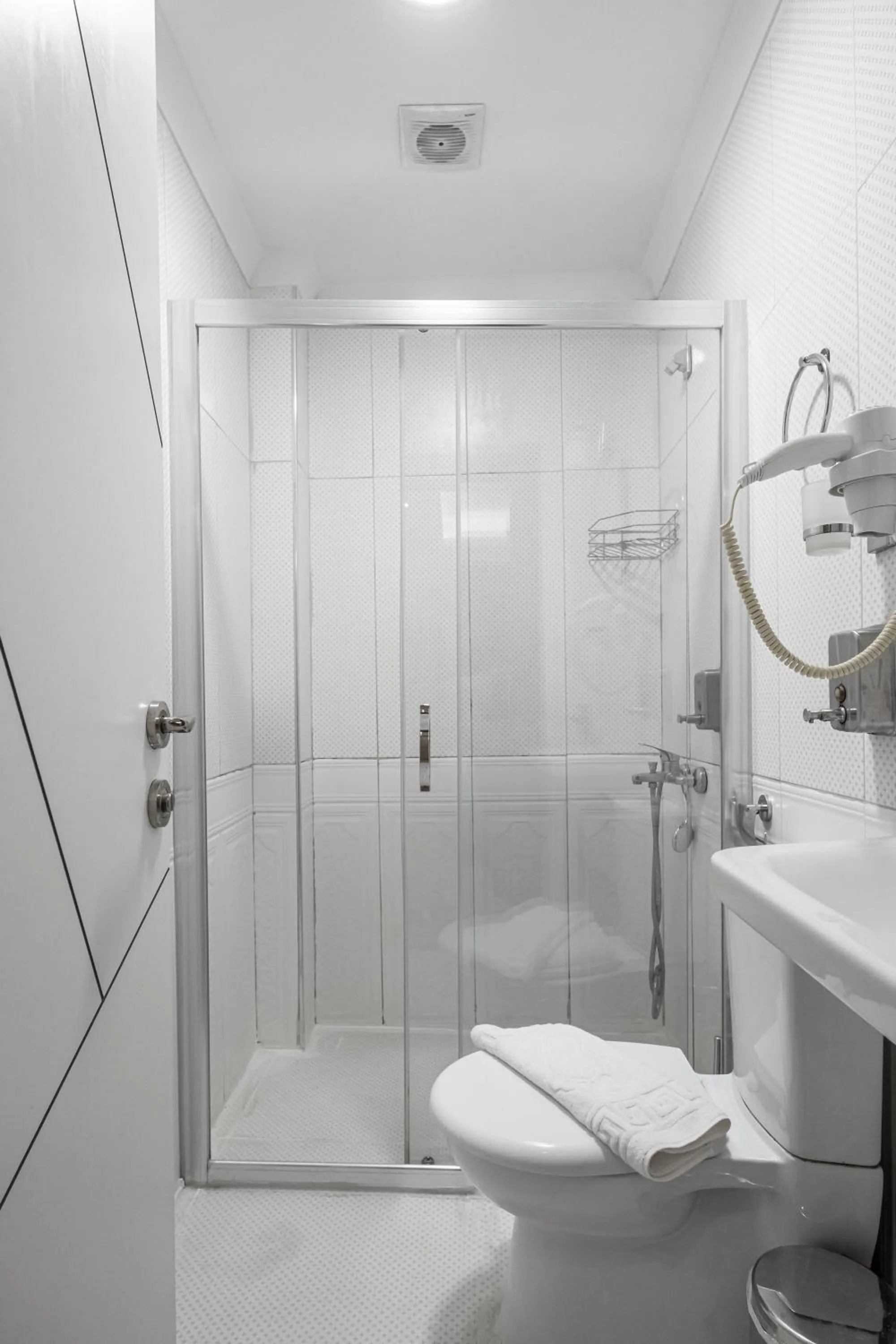 Shower in Family Istanbul Hotel