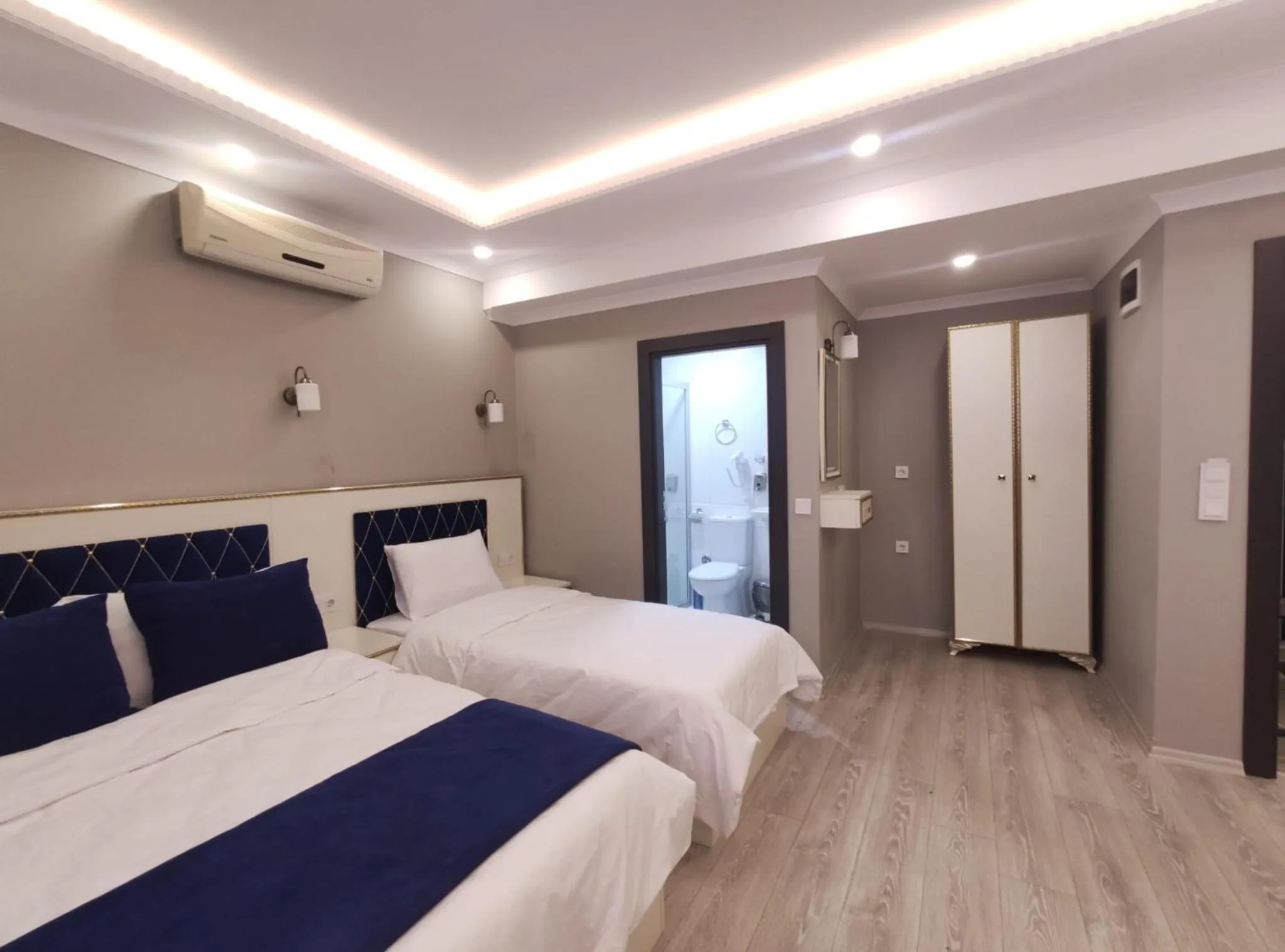 Family Room (4 Adults) in Family Istanbul Hotel