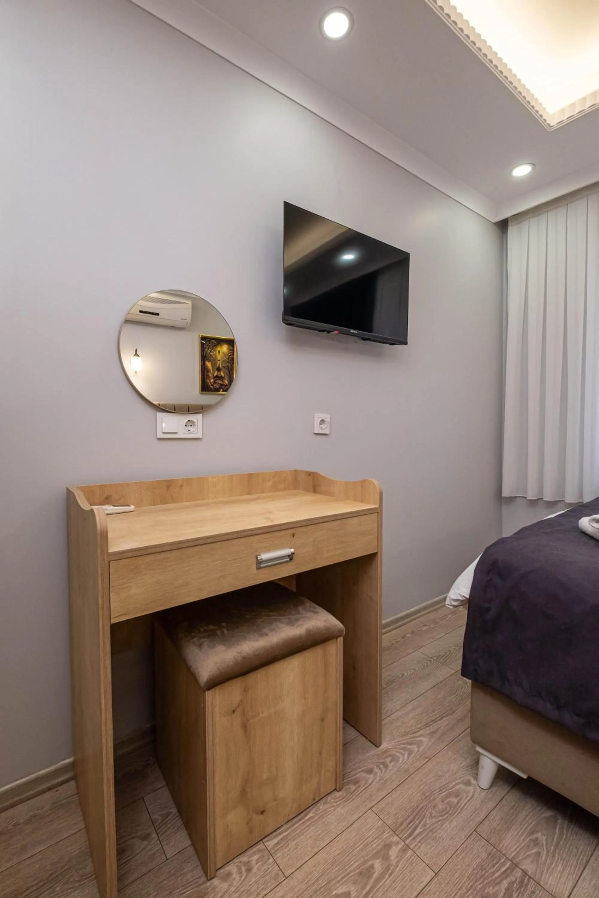 Bed in Family Istanbul Hotel