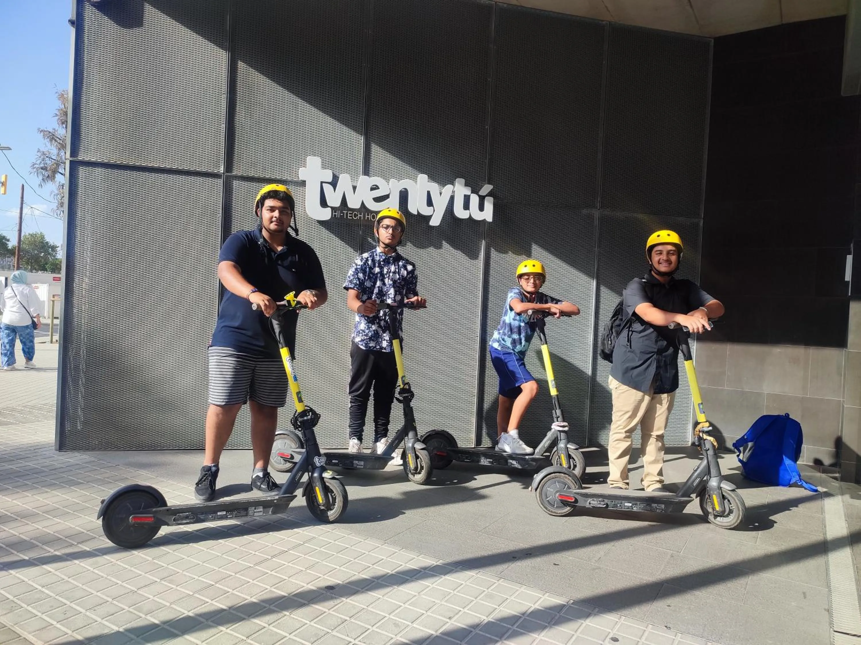 Lobby or reception in Twentytu Hostel Barcelona
